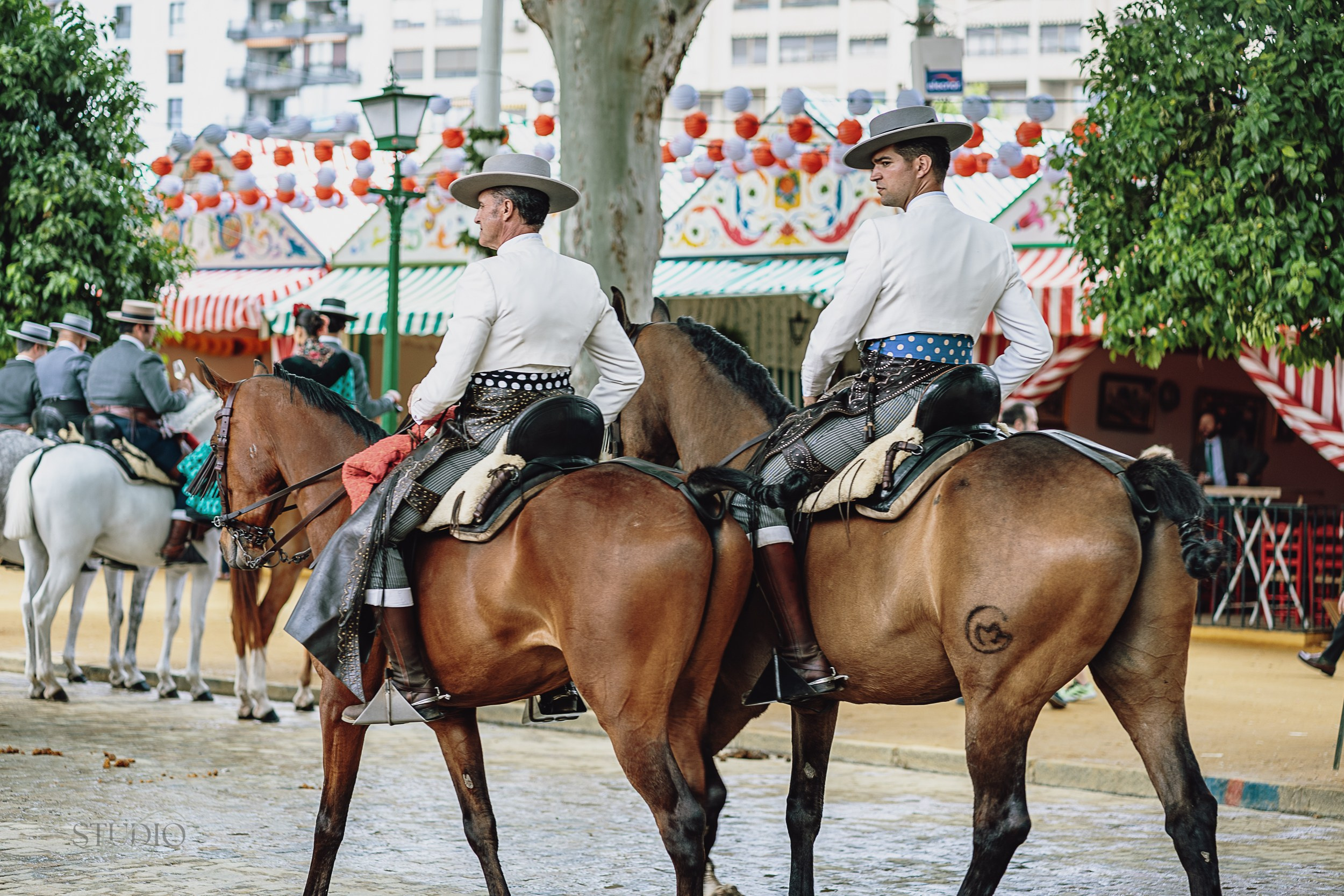 Sesión de fotos en feria de Abril de Sevilla. Inicio