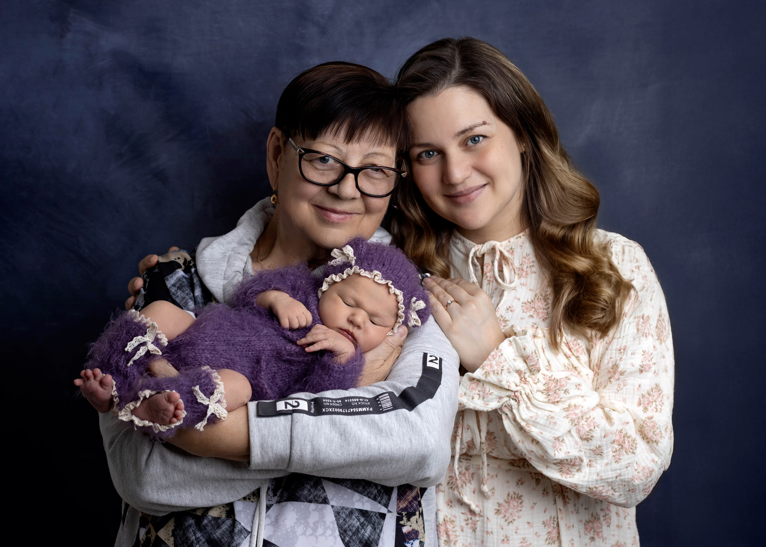 Каталог 26 Newborn. קטרינה שוסטרמן — צלמת ניובורן ומשפחות בישראל