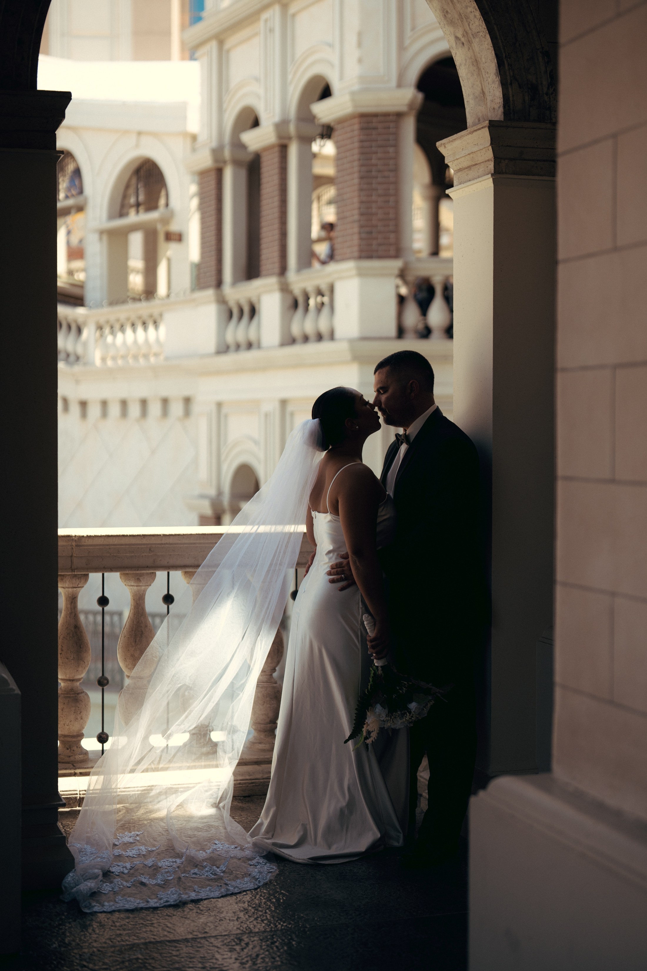 Noelani&Alex. Wedding & elopement photographer Viktoriya Kravtsov. Las Vegas
