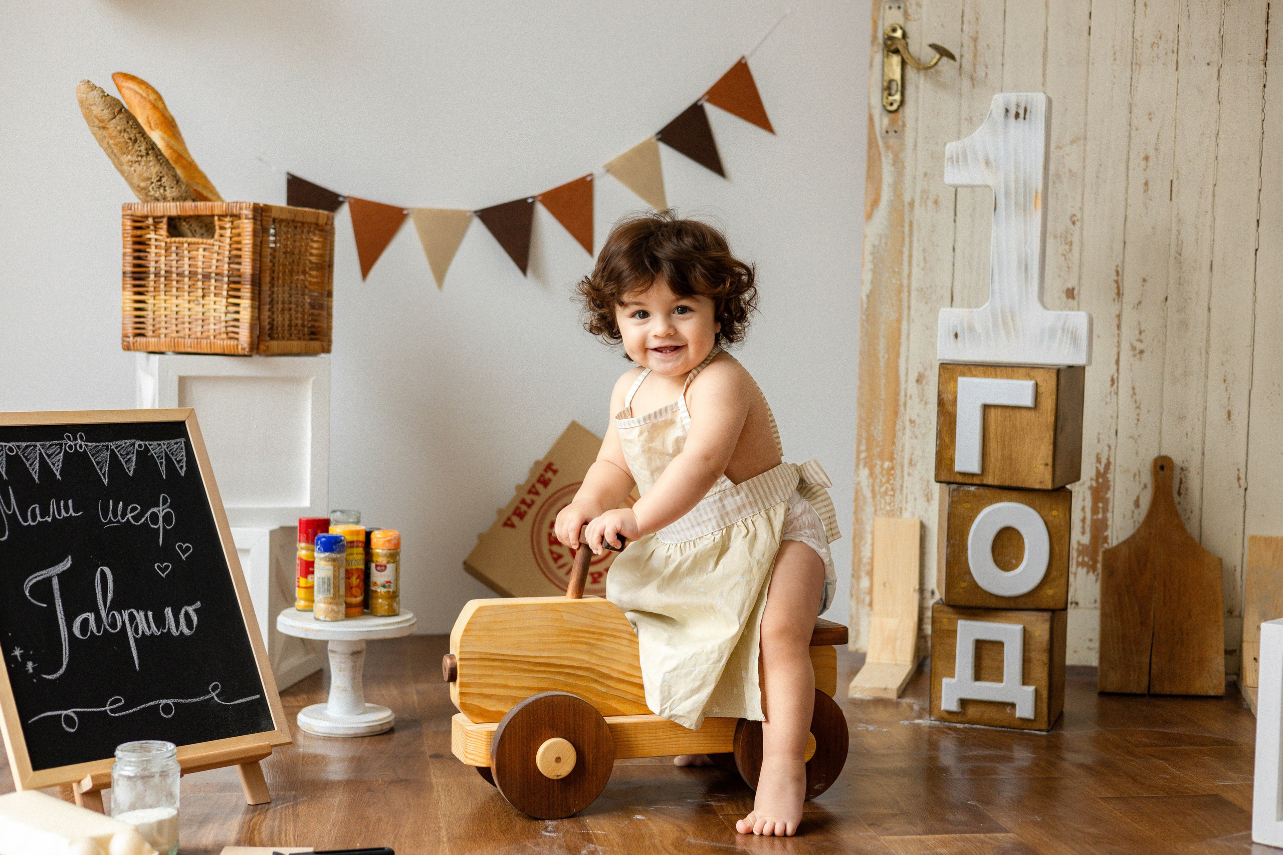 Smash Cake Photography. Family and Wedding Photographer