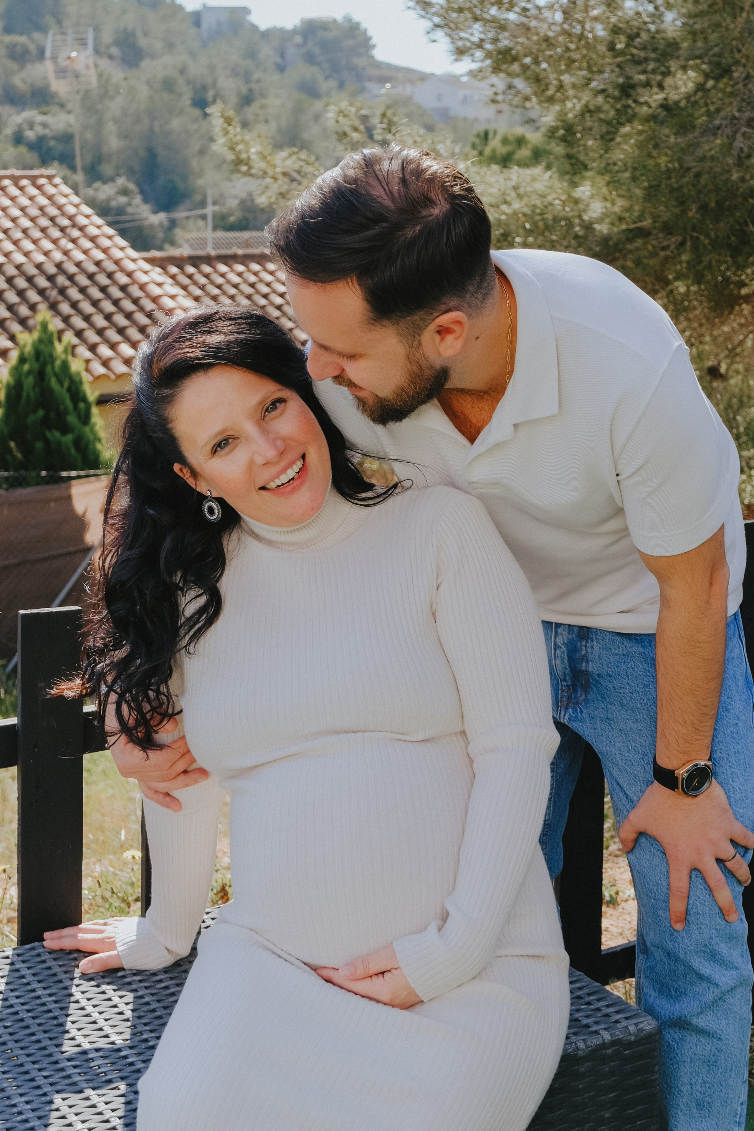 Sesión familiar embarazo. Fotografía profesional en Calafell - Elena Medvedeva