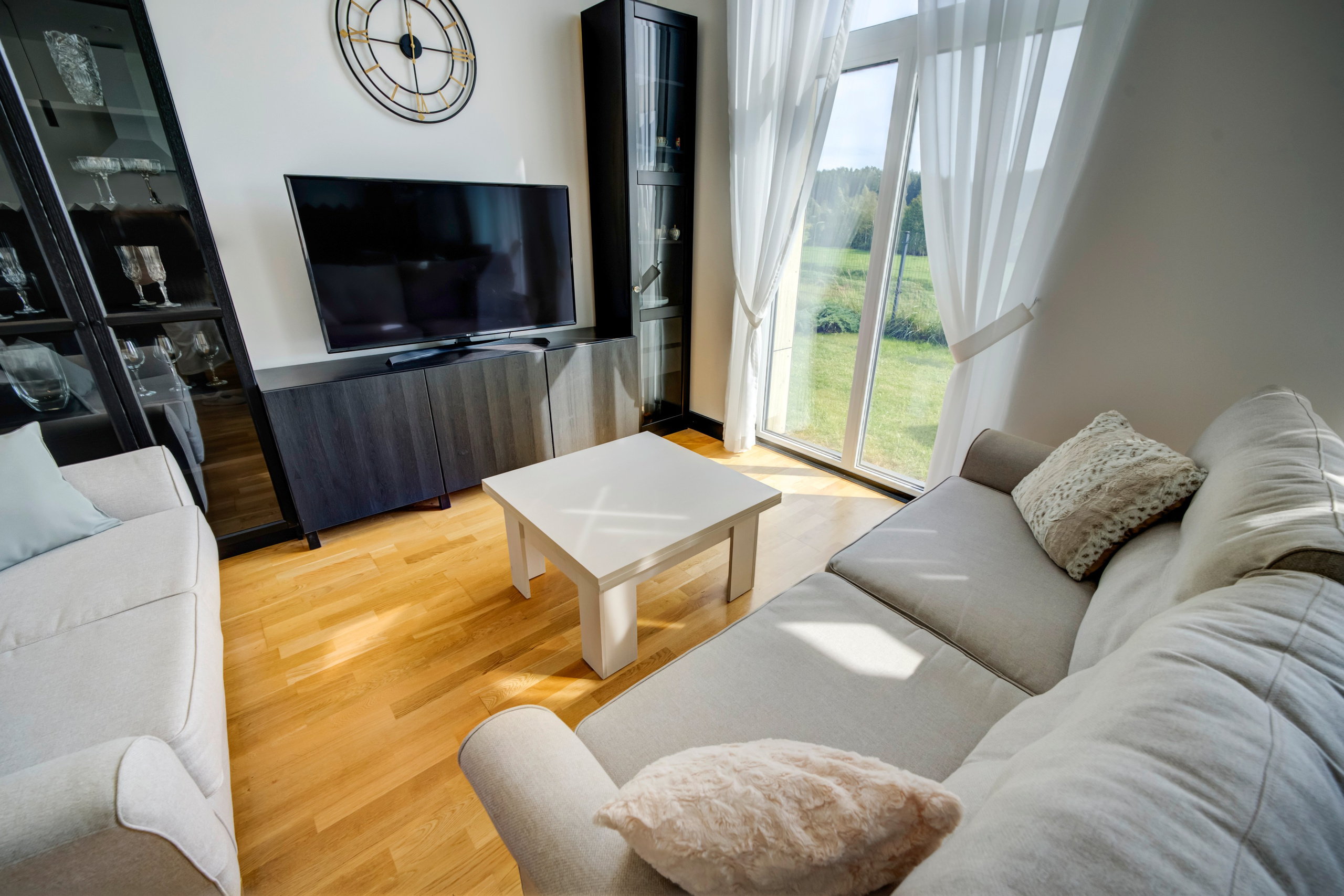 Kalvių 2-oji, Pikutiškės. Namas. Elina Sapiega fotografė Vilniuje