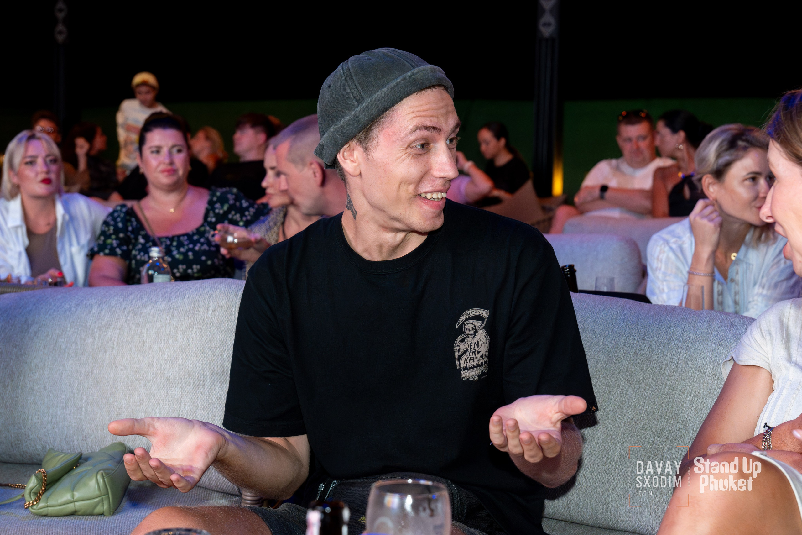 Standup Влада Лапина | Фоторепортаж | Афиша | DAVAYSXODIM.com PHUKET. АФИША|ФОТОРЕПОРТАЖИ|ИВЕНТЫ|ПХУКЕТ