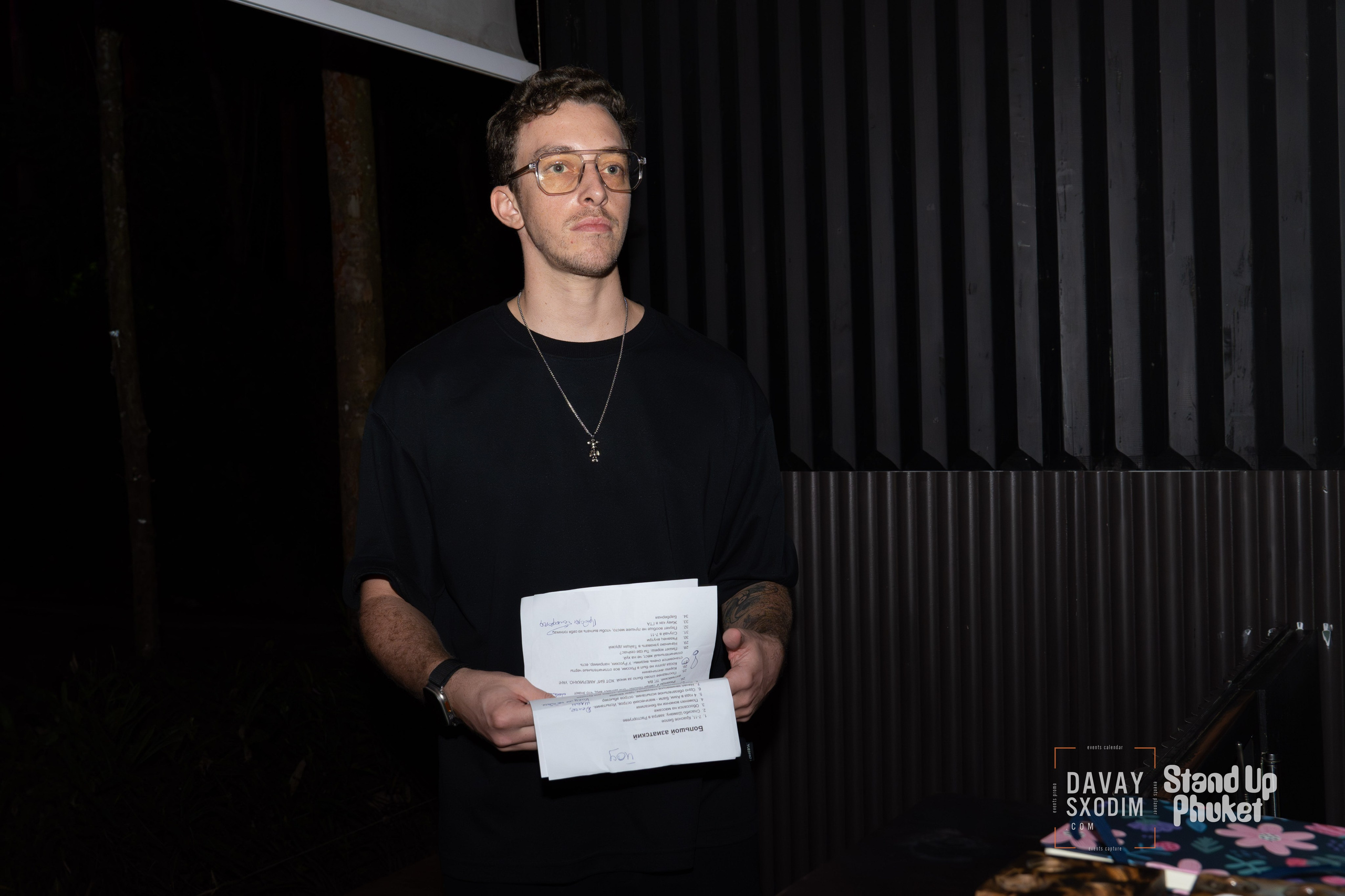 Standup Влада Лапина | Фоторепортаж | Афиша | DAVAYSXODIM.com PHUKET. АФИША|ФОТОРЕПОРТАЖИ|ИВЕНТЫ|ПХУКЕТ