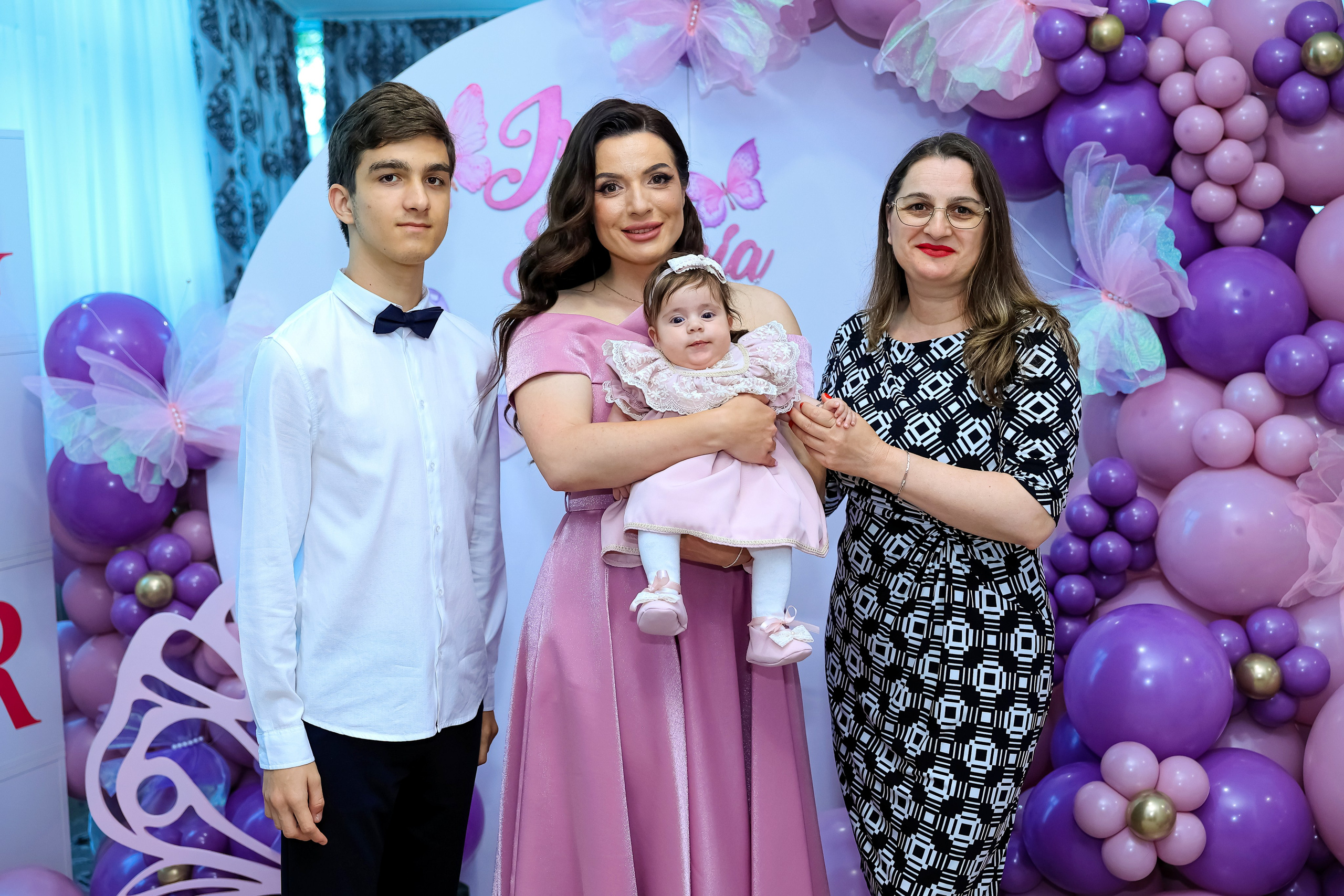 Iris Stefania. Moments By Gub