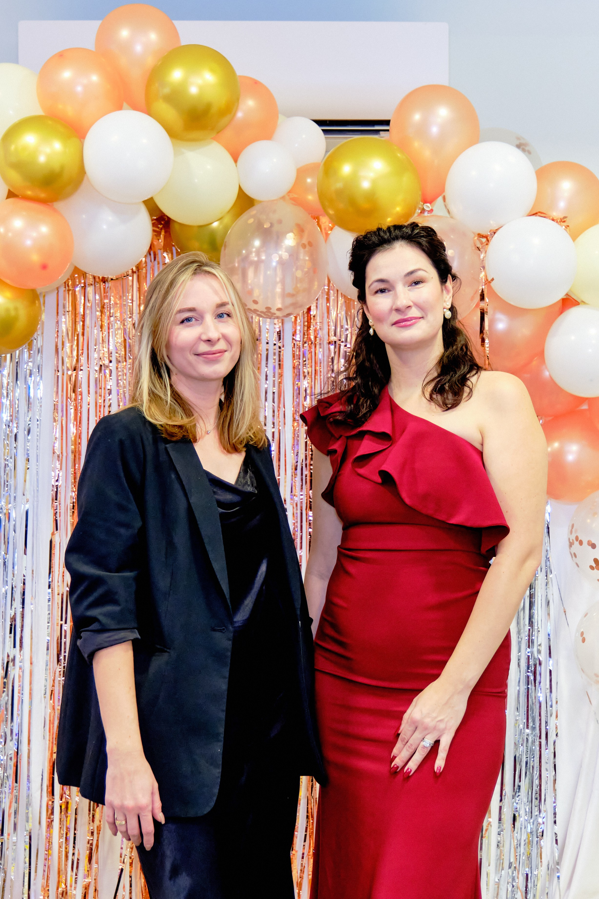 Фоторепортаж з благодійного Новорічного балу у Чорногорії. Портретний фотограф Альона Новгородцева