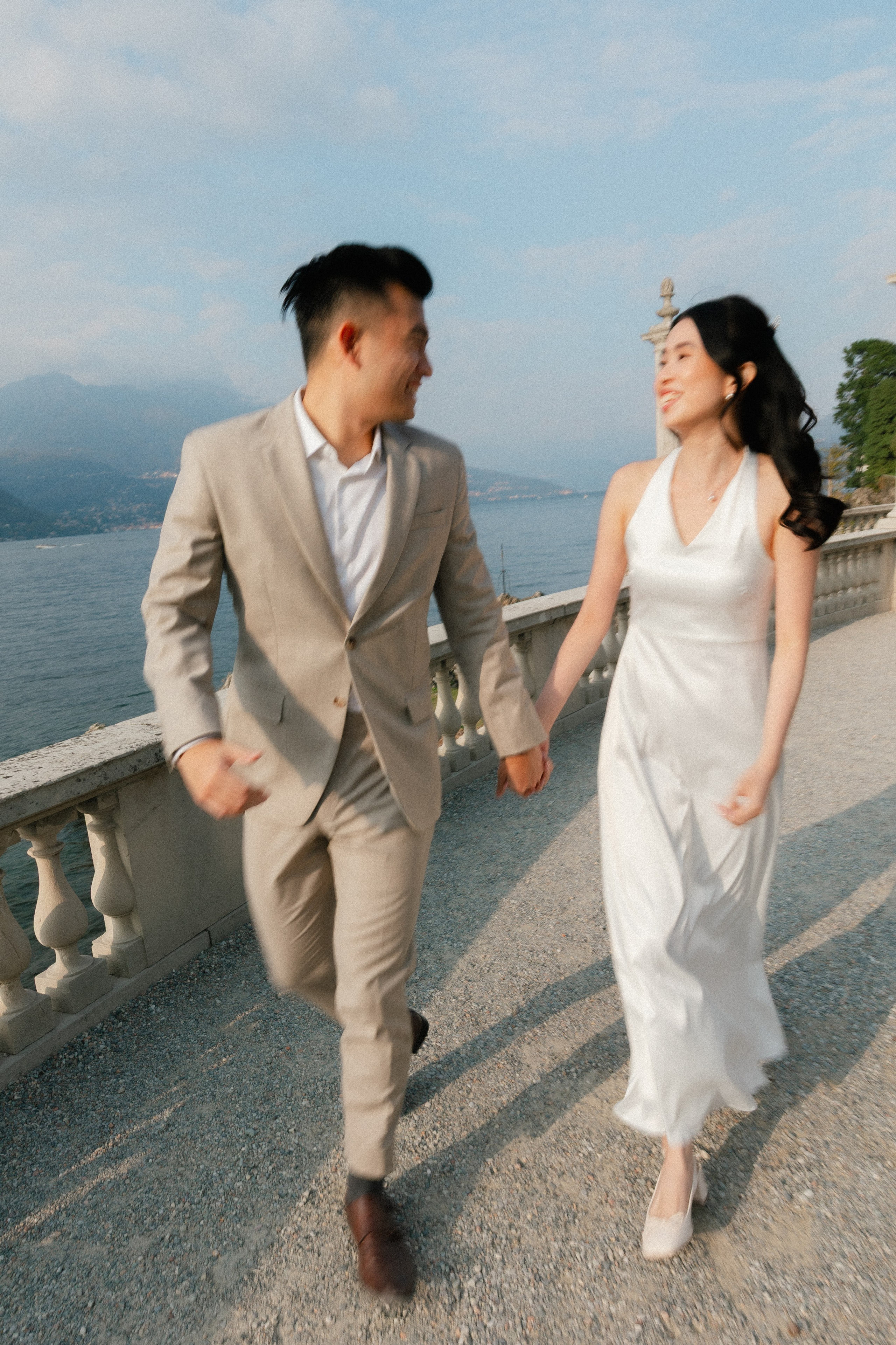 Bride and groom at Villa Melzi on lake como 