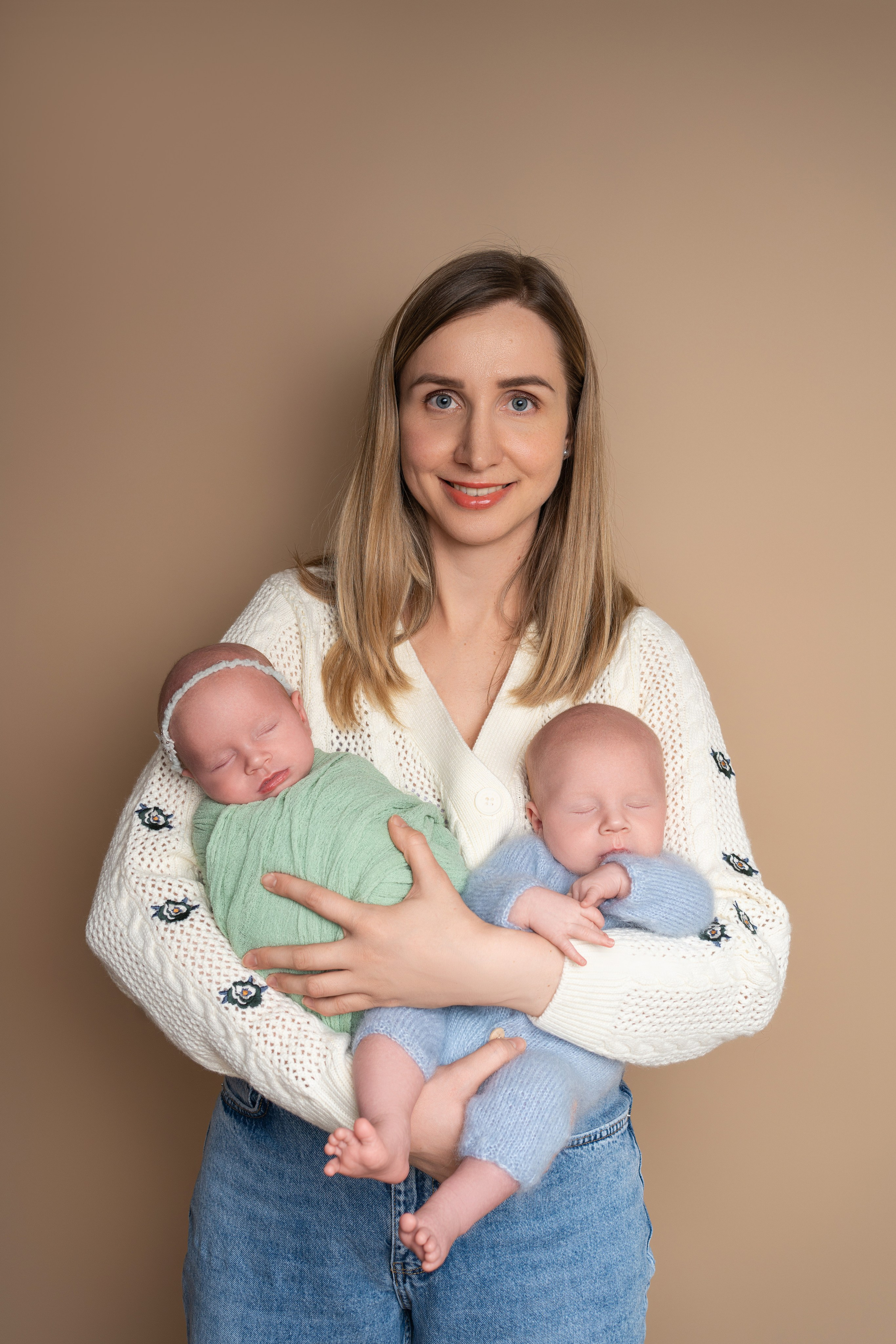 1+1. Neugeborenenfotografin und Retoucher in Augsburg Nastassia Schneider