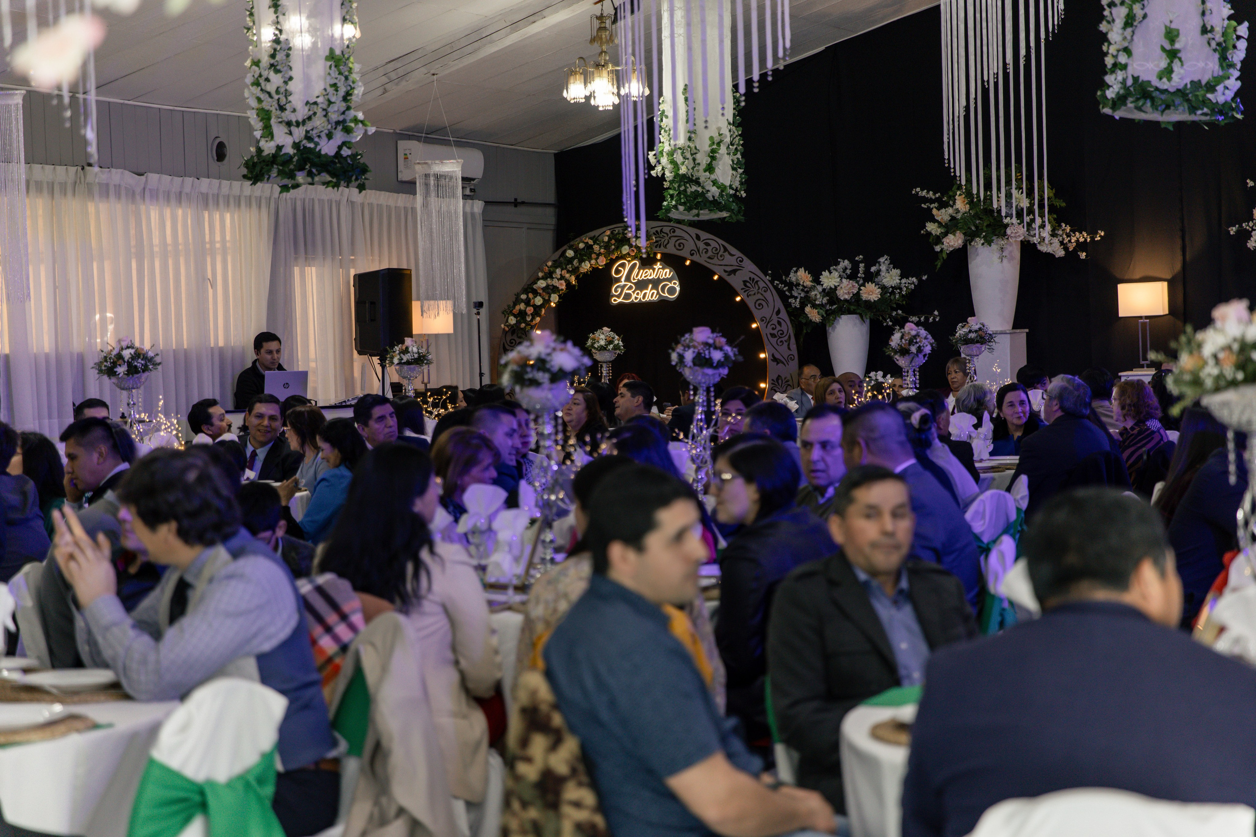 Johana y Edgar. Dinka & Emilio - El arte de preservar lo que no se repite