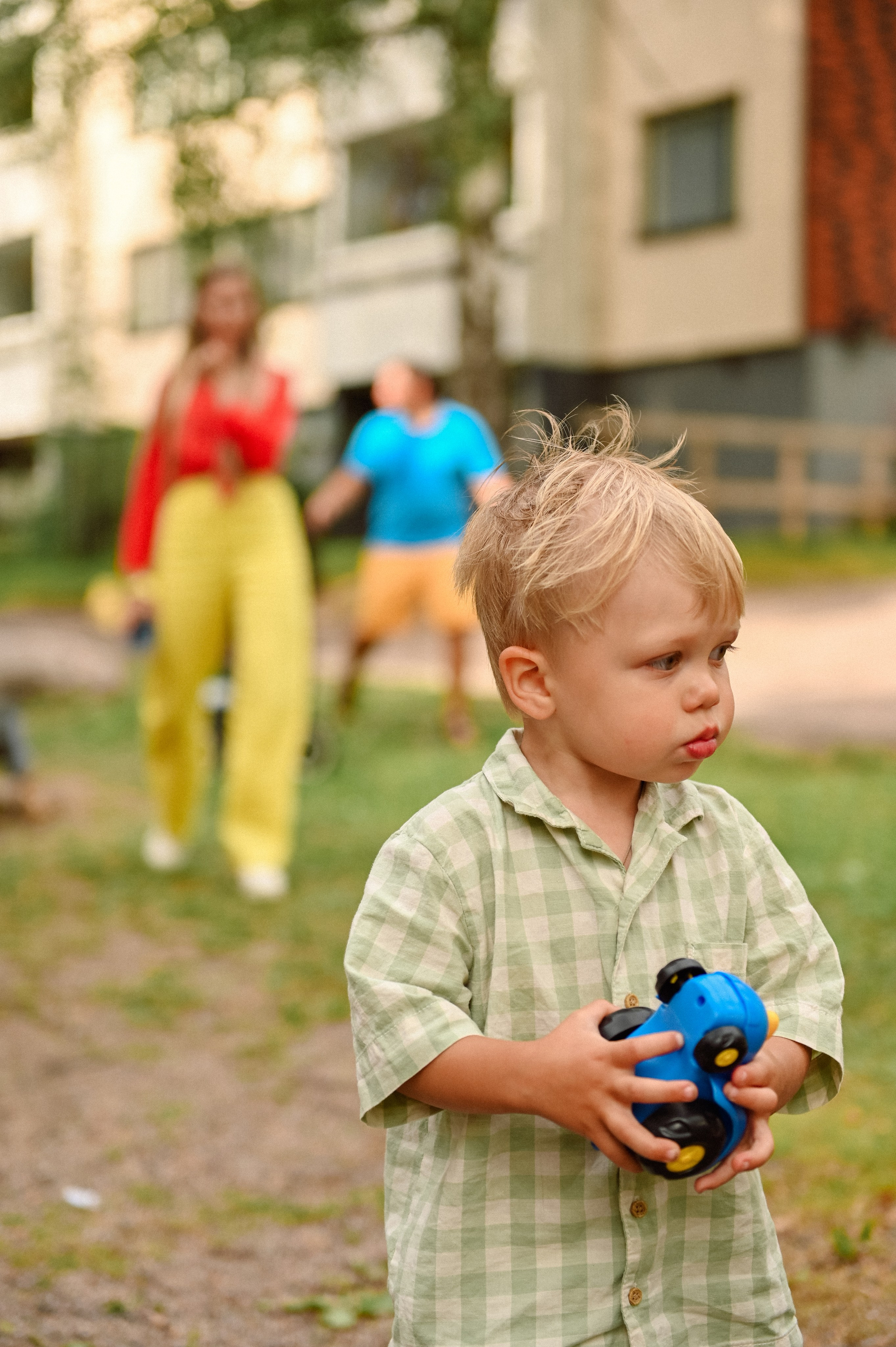 Праздник во дворе дома. Детский и семейный фотограф в финляндии дина пулкка. контент фотограф