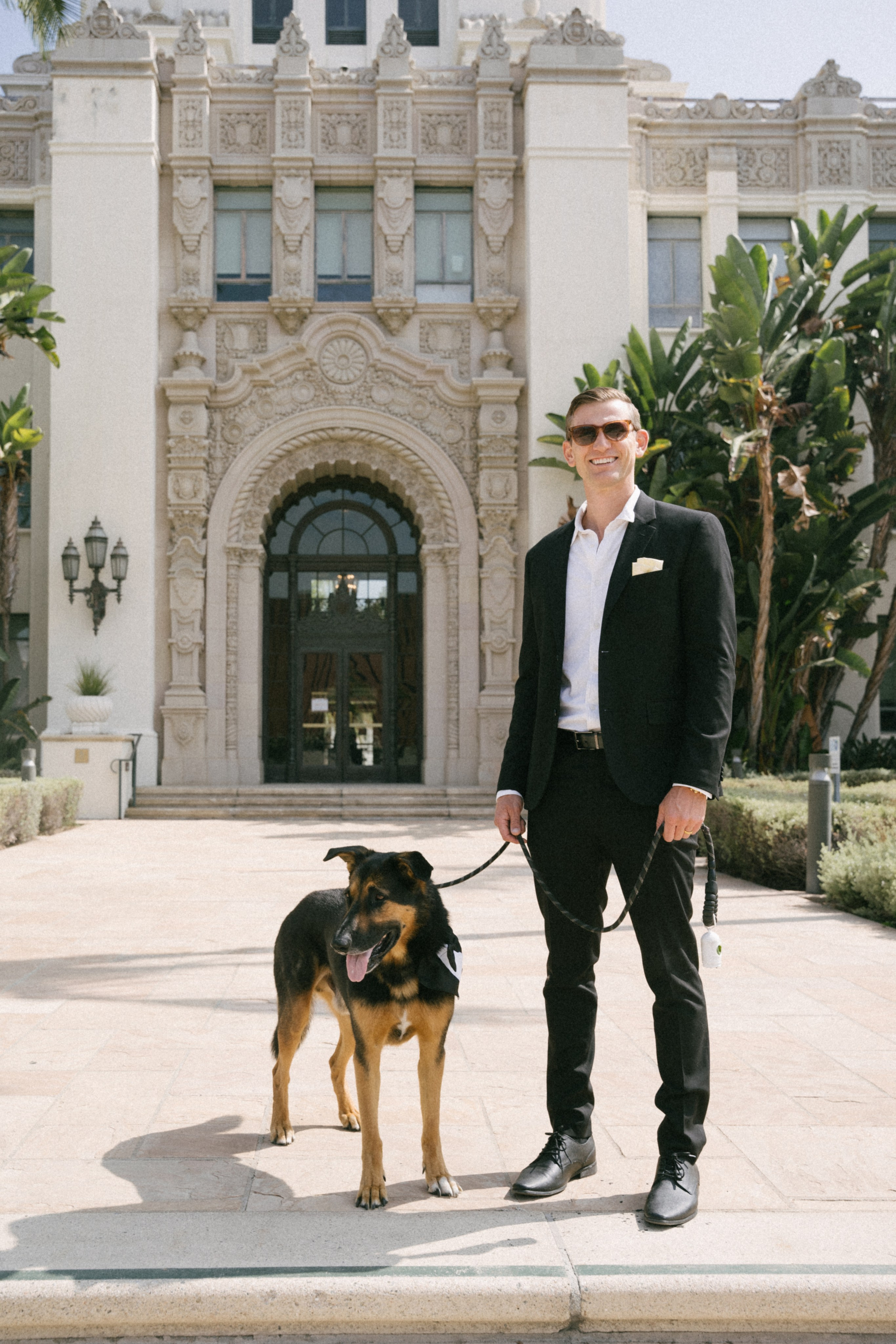 Beverly Hills Courthouse Wedding. Beverly Hill Elopement. Small Wedding in Beverly Hills. Civil Wedding  Civil Wedding in Beverly Hills. Elopement in Beverly Hills