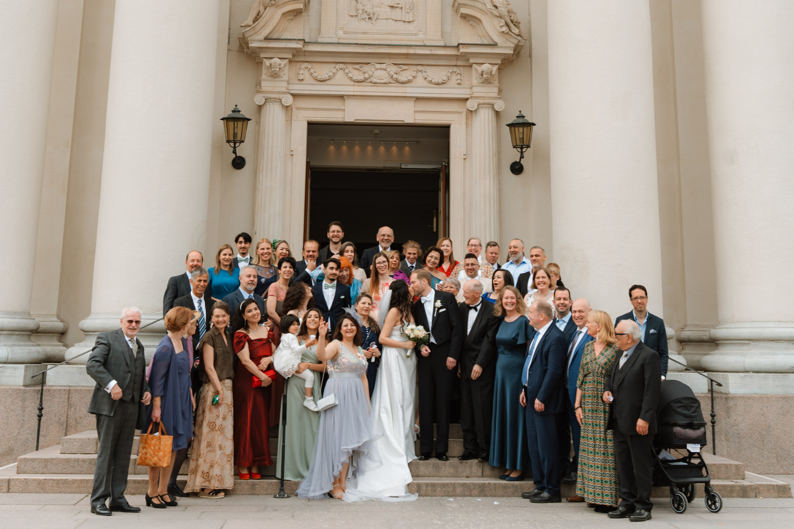 San Francisco Wedding Photography Portfolio | City Hall & Bay Area. Wedding & lifestyle photographer in Bay Area, San Francisco, Santa Cruz