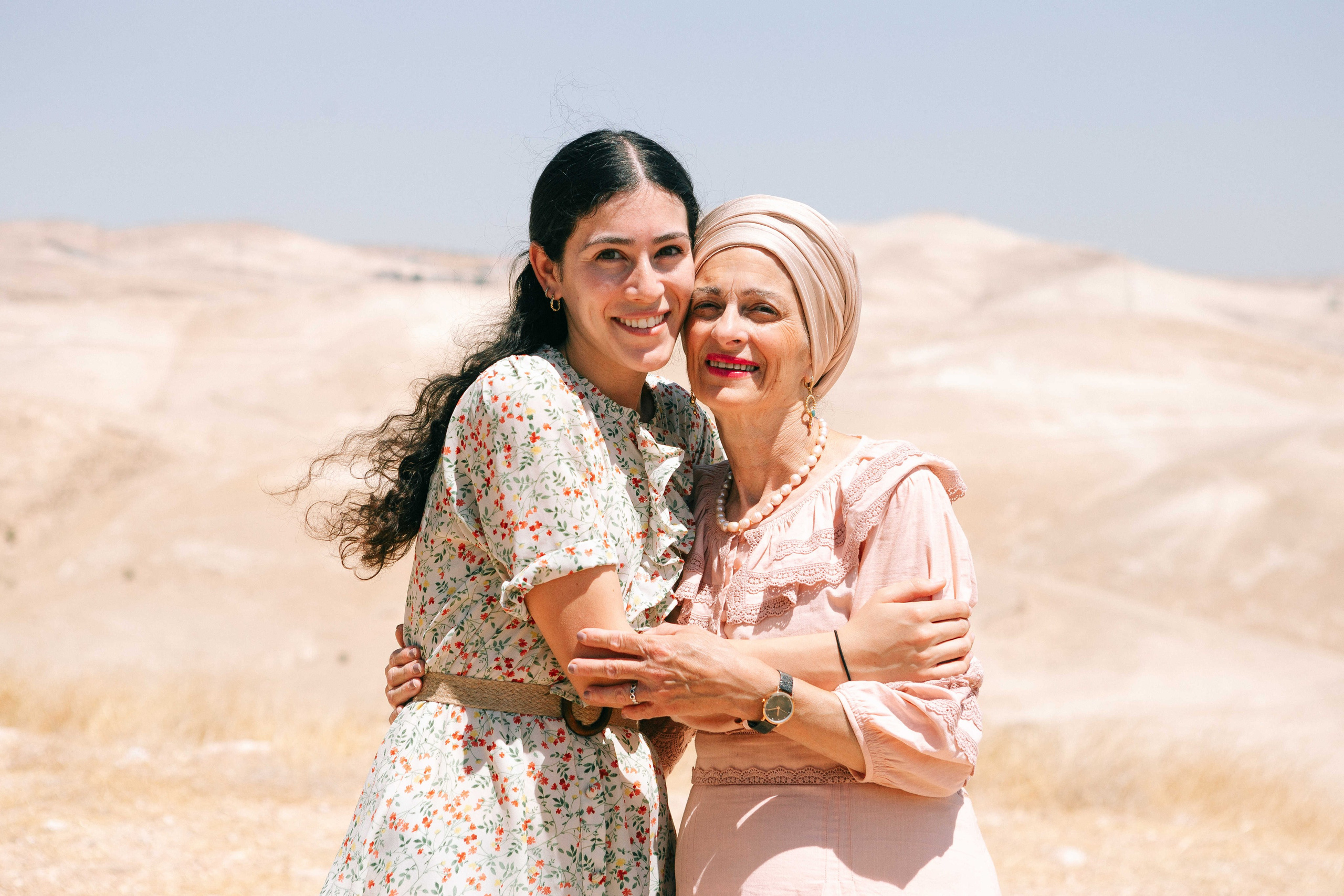 MAALE ADUMIM, HOME PHOTO SESSION + DESERT. Https://shi-photo.com/