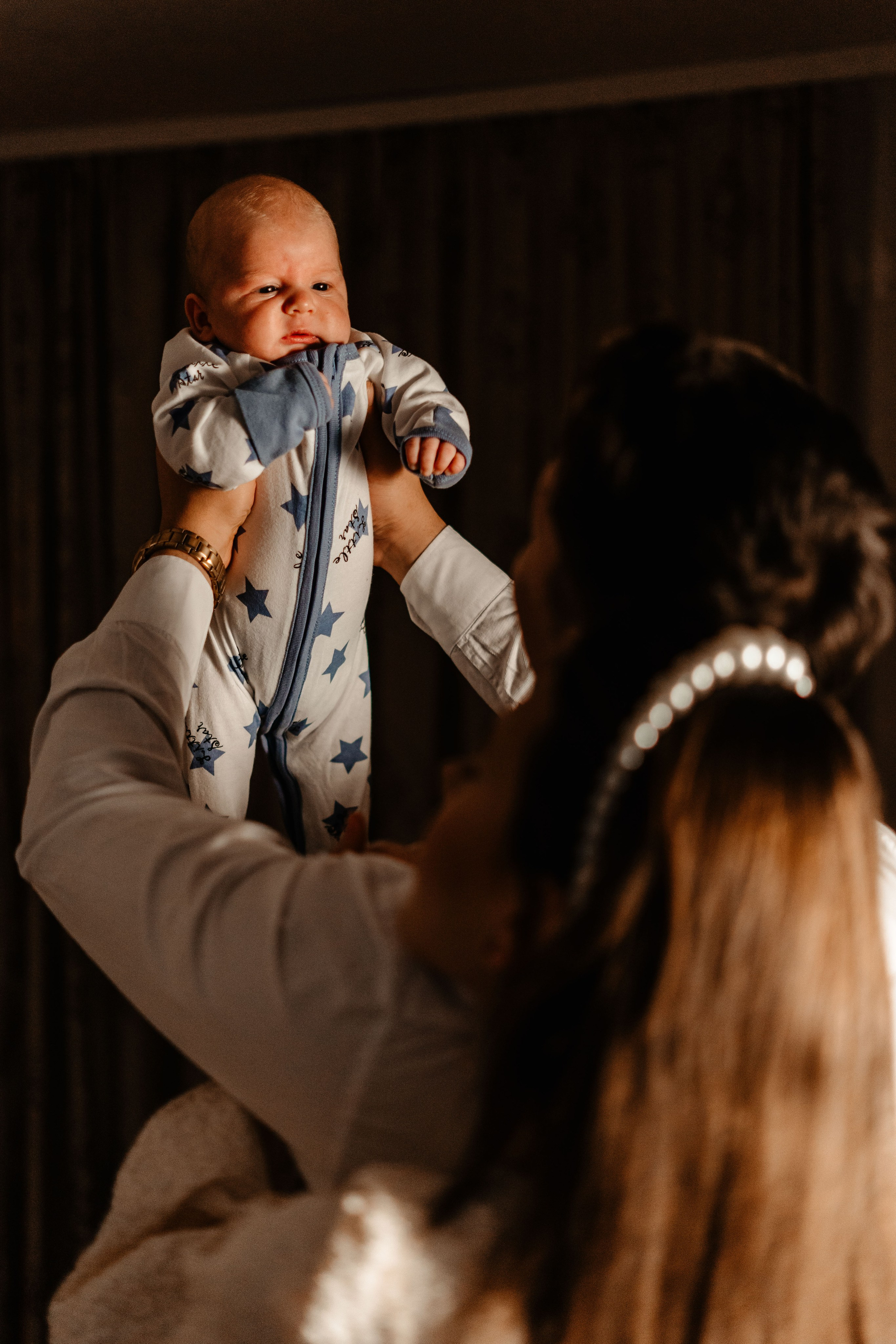 Newborn Family Shooting. Foto-Video Nunta Iasi, Suceava, Bucuresti / Disponibilitate 2025 — 2026 — 2027