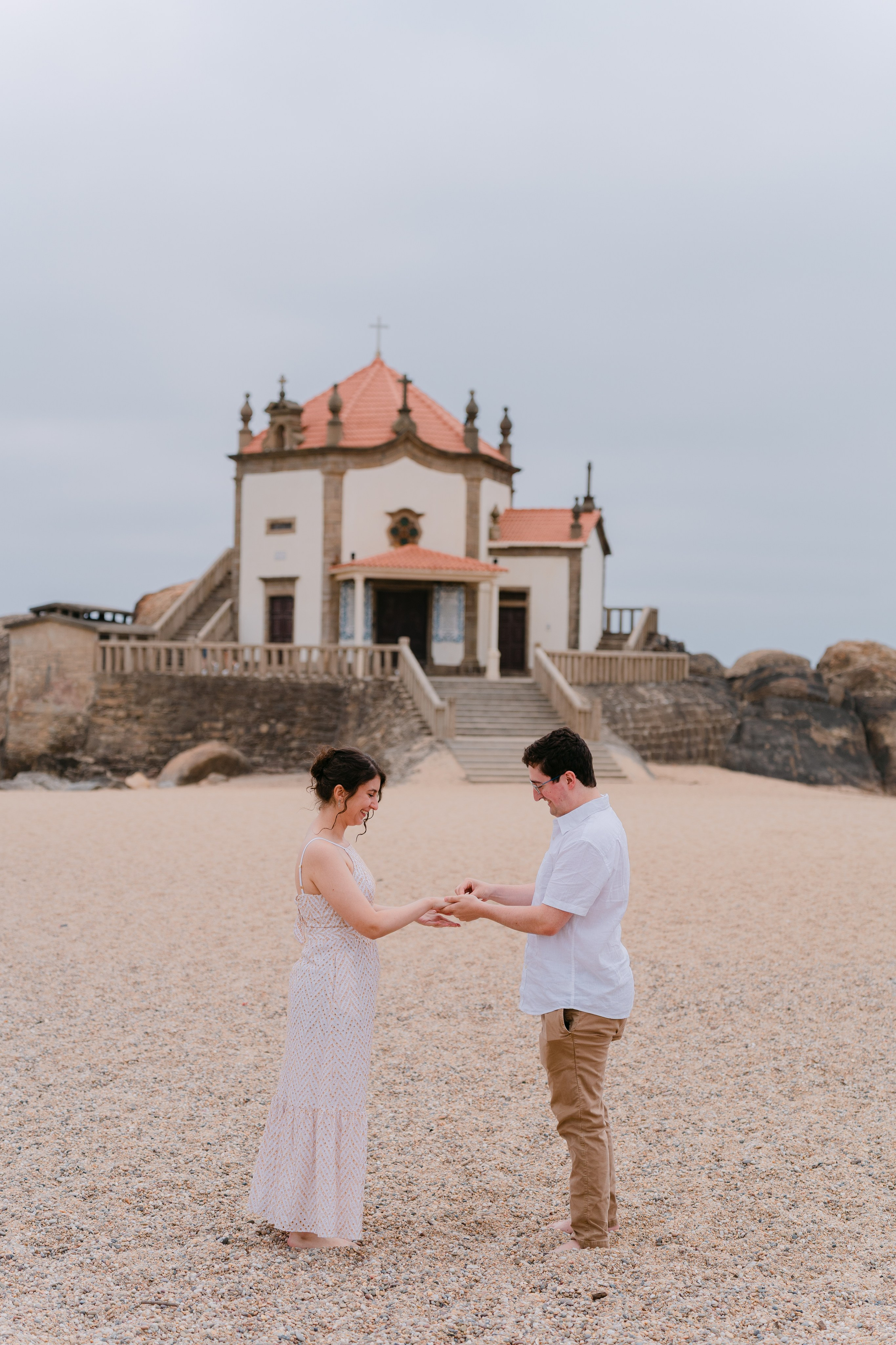 Wedding proposal at Senhor da Pedra. Fotógrafo de casamentos e ensaios para casais em Porto