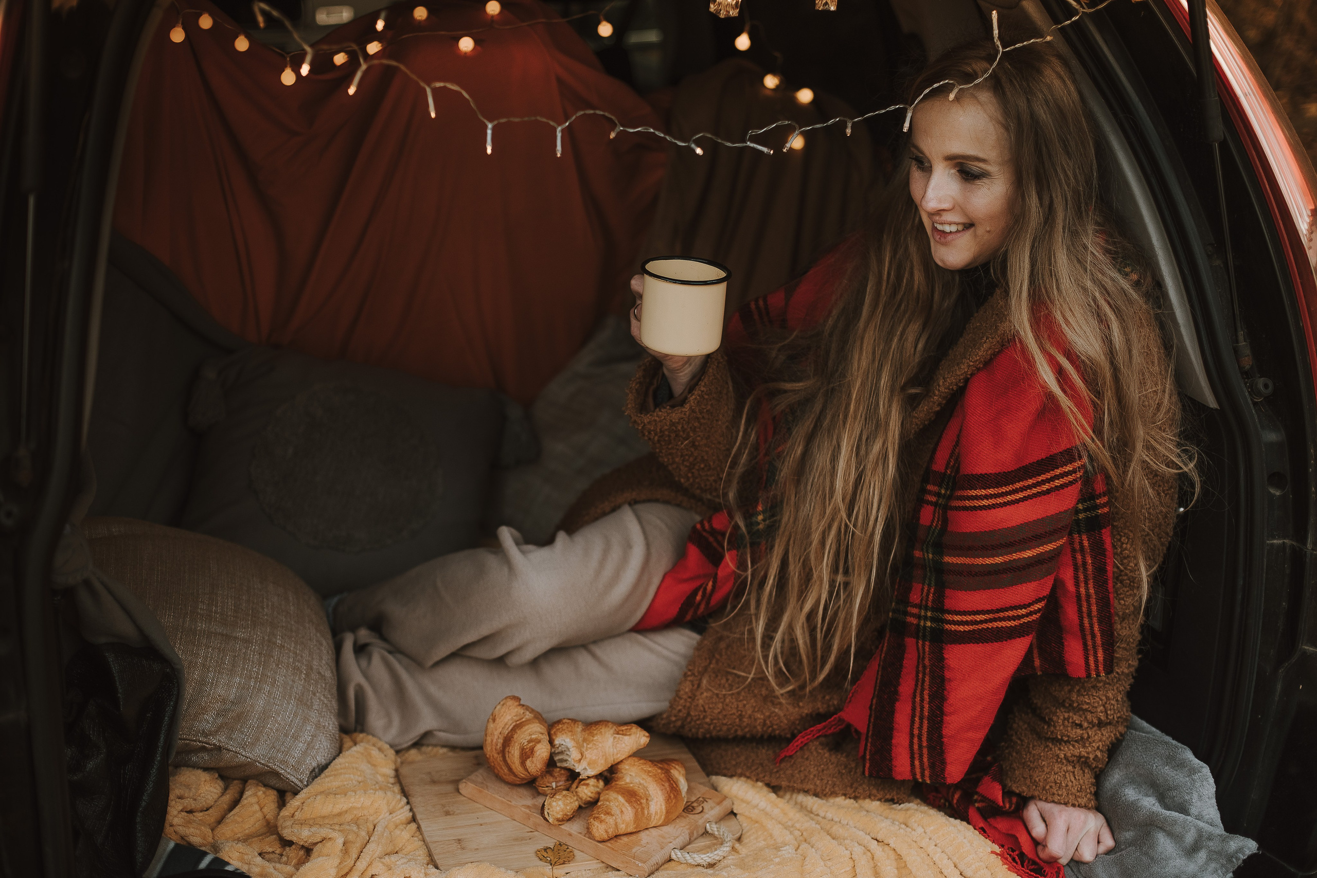 Rudens fotosesija ar mašīnu. Fotogrāfs Rīgā — Katerina Gordik