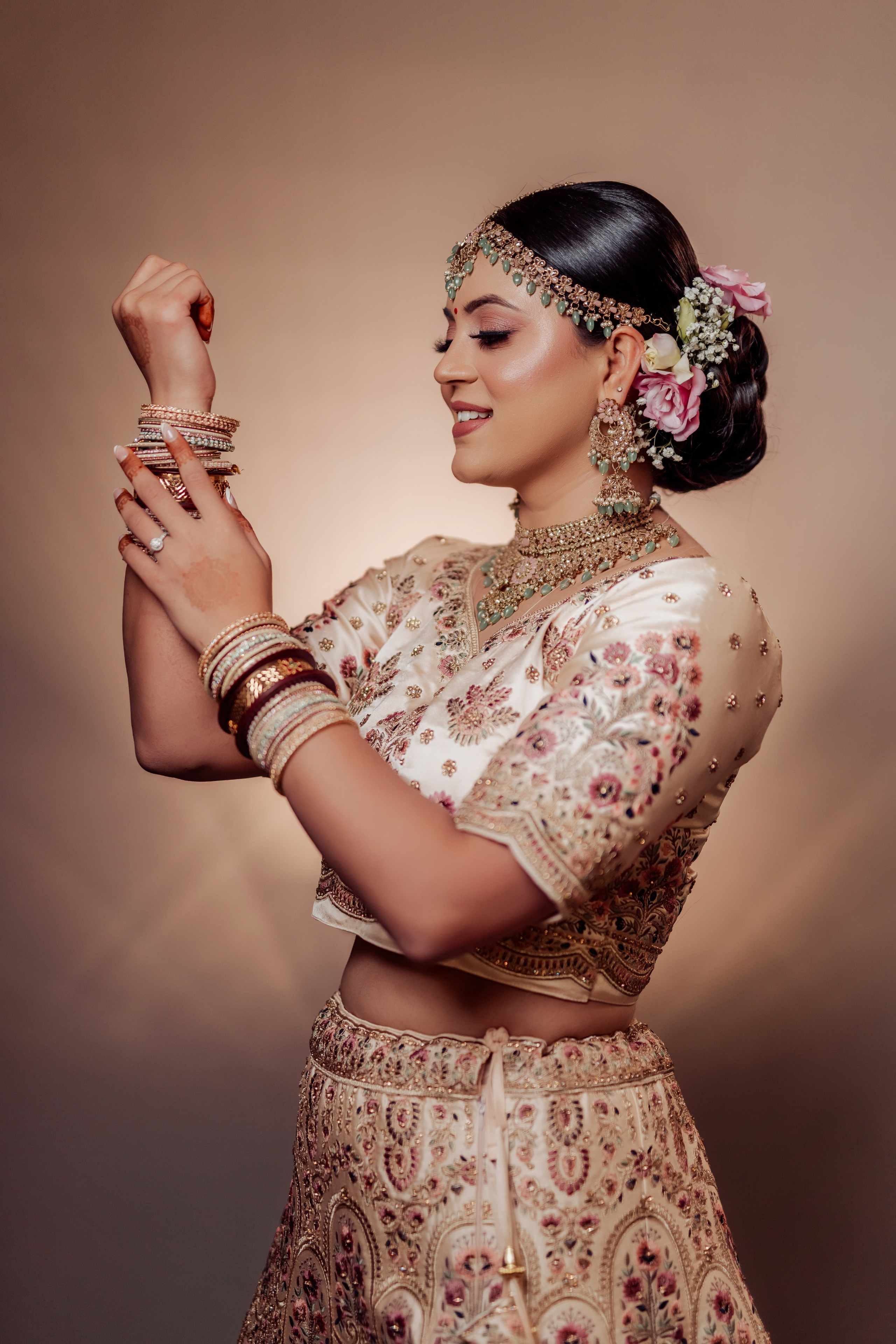 Darshil & Shailja. Wedding Photographer & Cinematographer studios