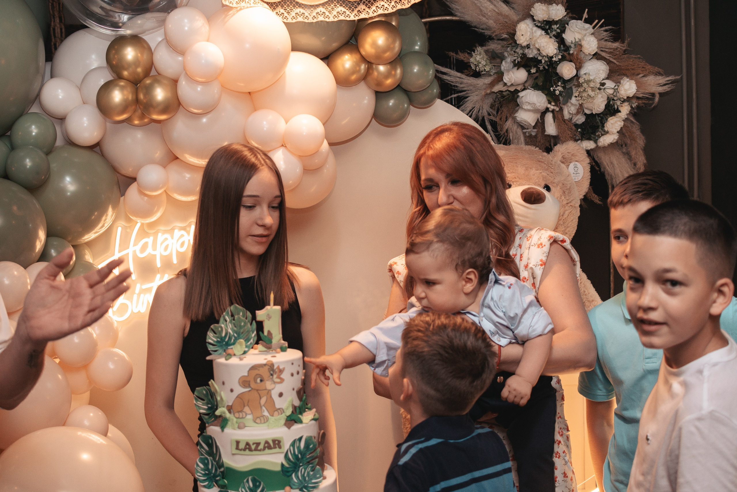 Lazar, krštenje i rođendan. BambinaaPhotography