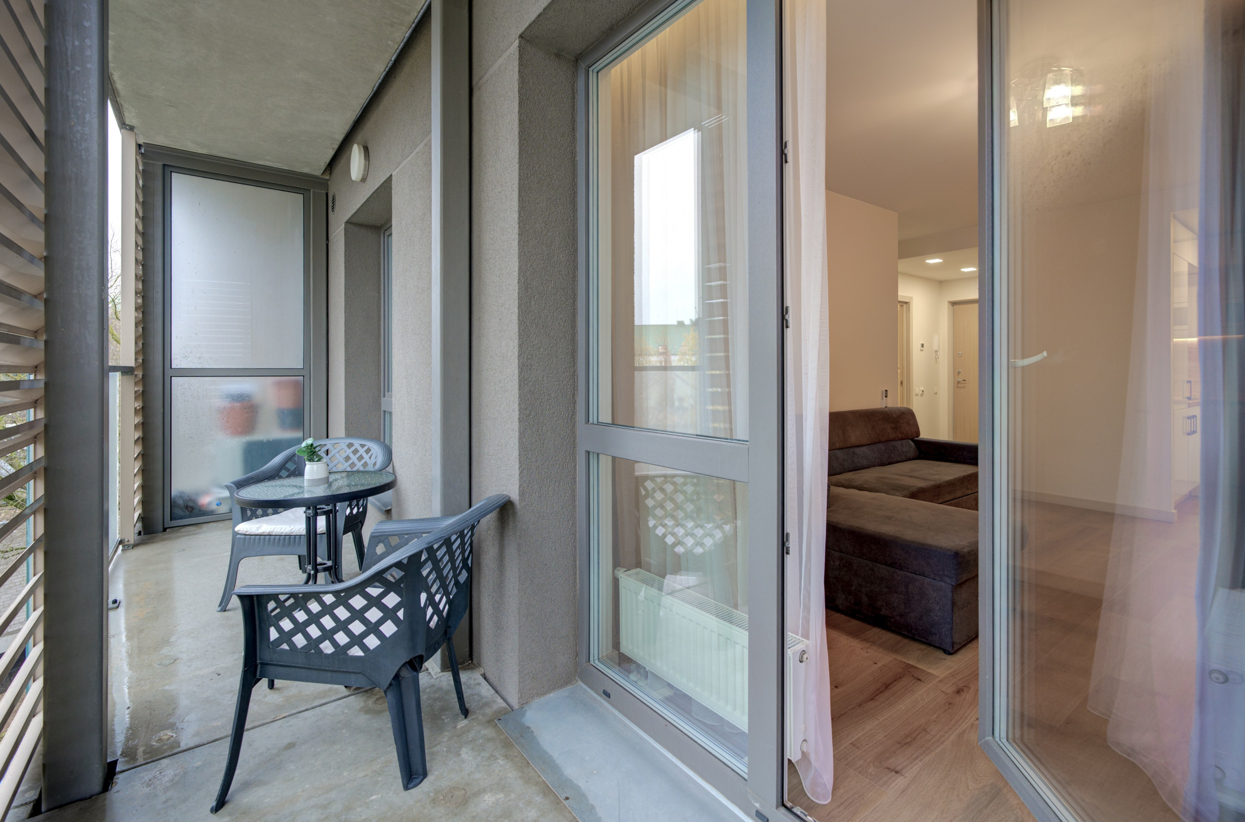 2-jų kambarių buto balkonas. Nuotrauka. Fotografė - sapiegafoto.lt