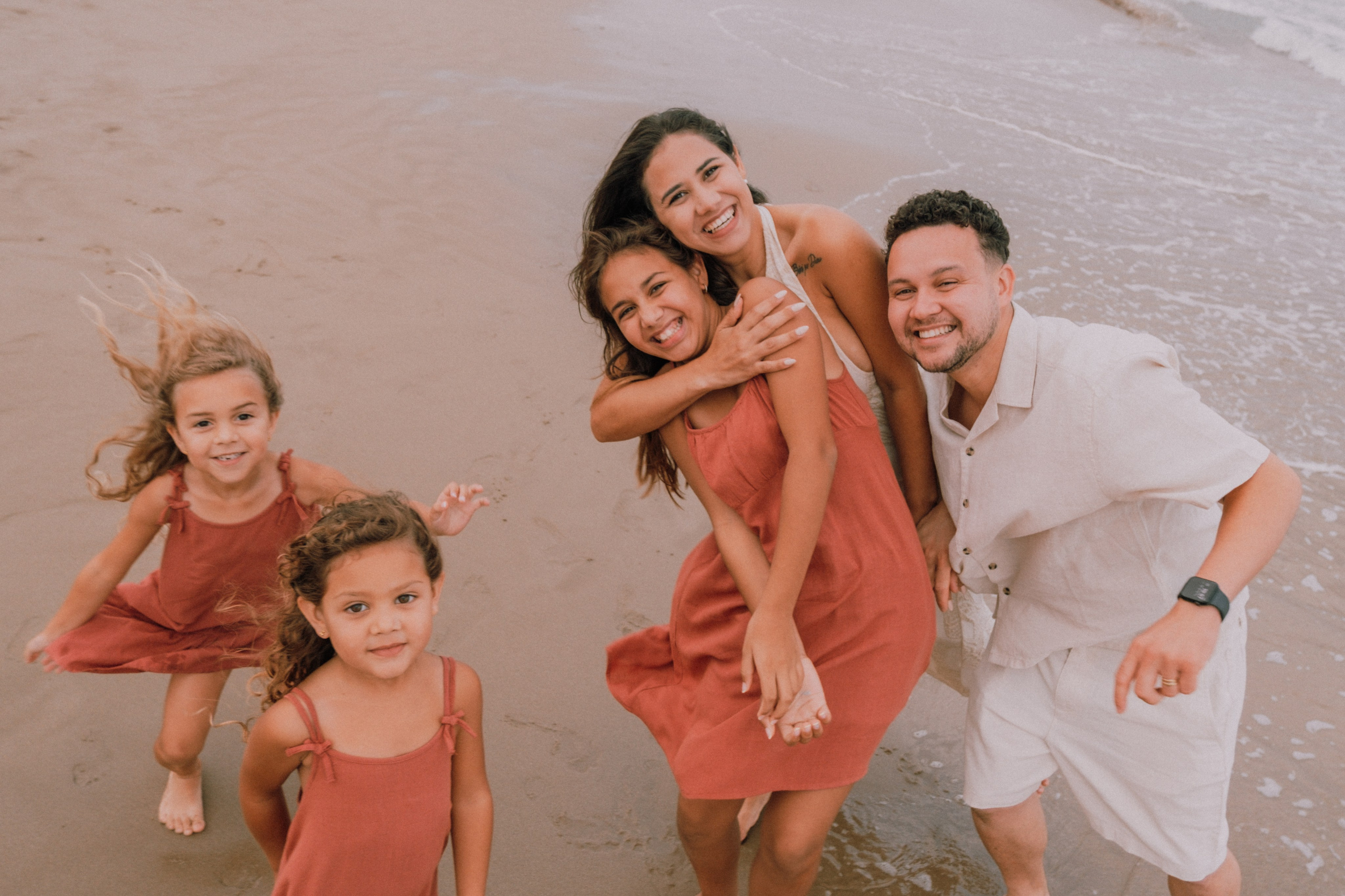 Семейная фотосессия на пляже. Профессиональная фотосъемка в Калафелле — Елена Медведева