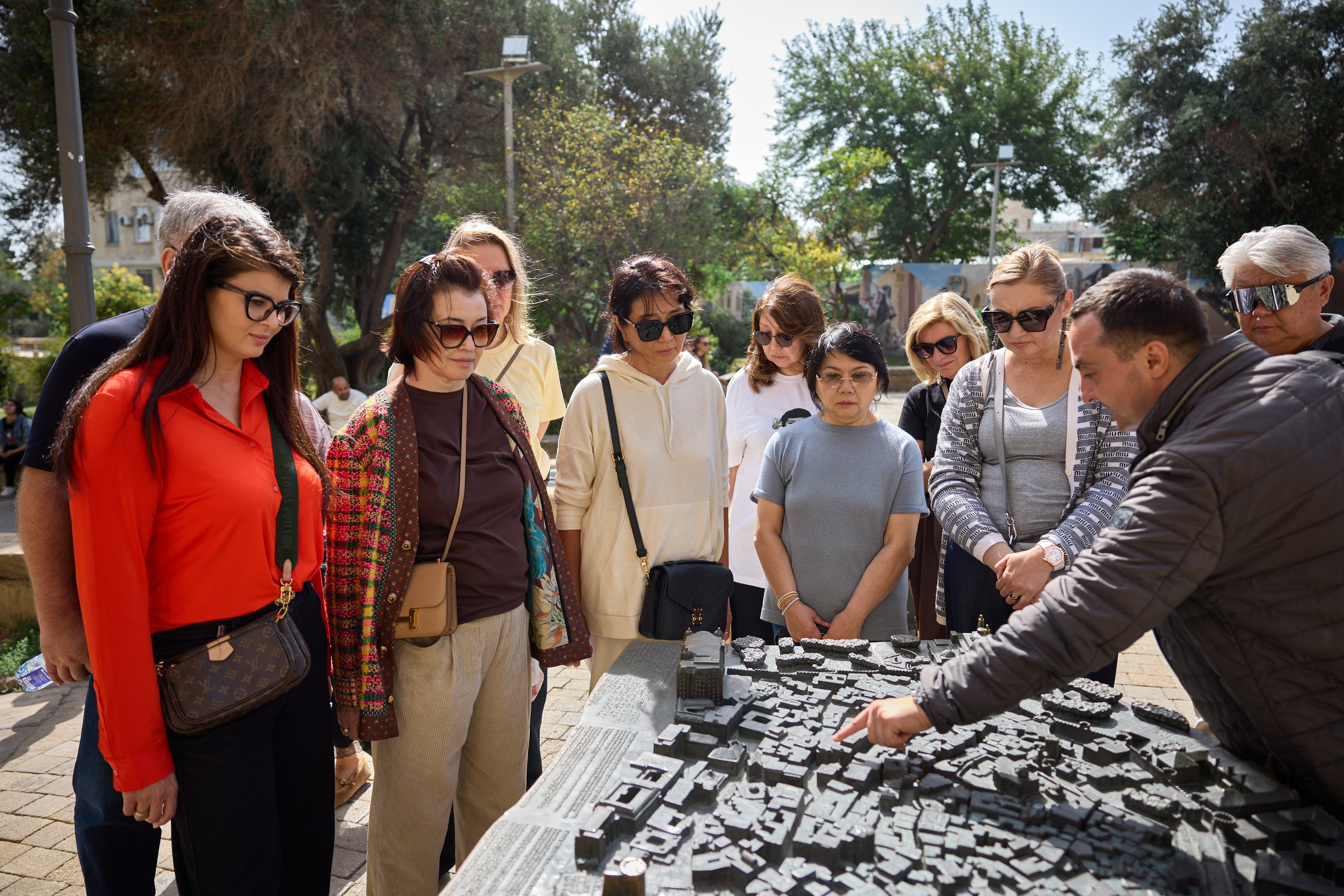 Экскурсия по Баку. День 2. Photographer in Baku Kamran Enceladus