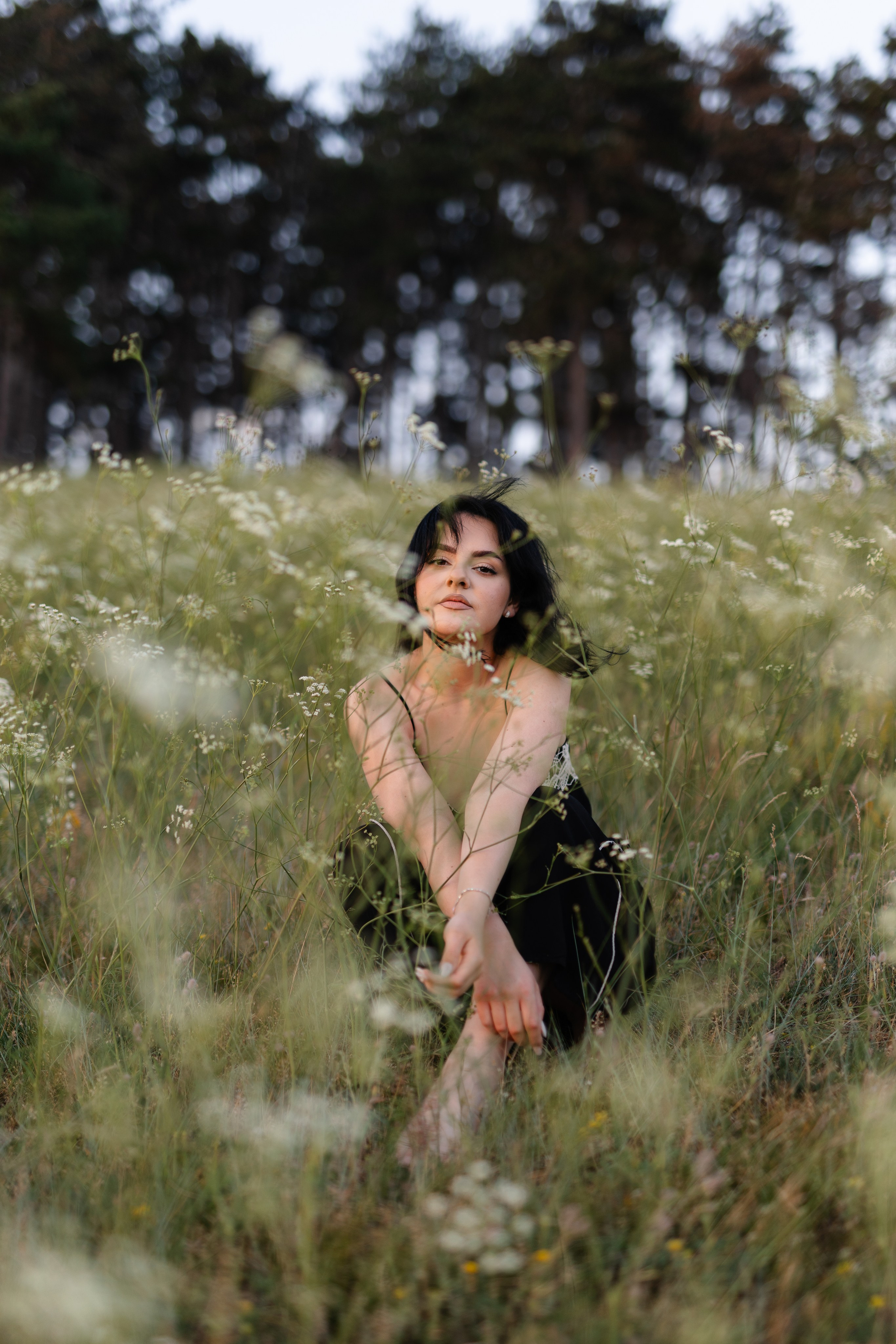 Laura — Portrait. Main