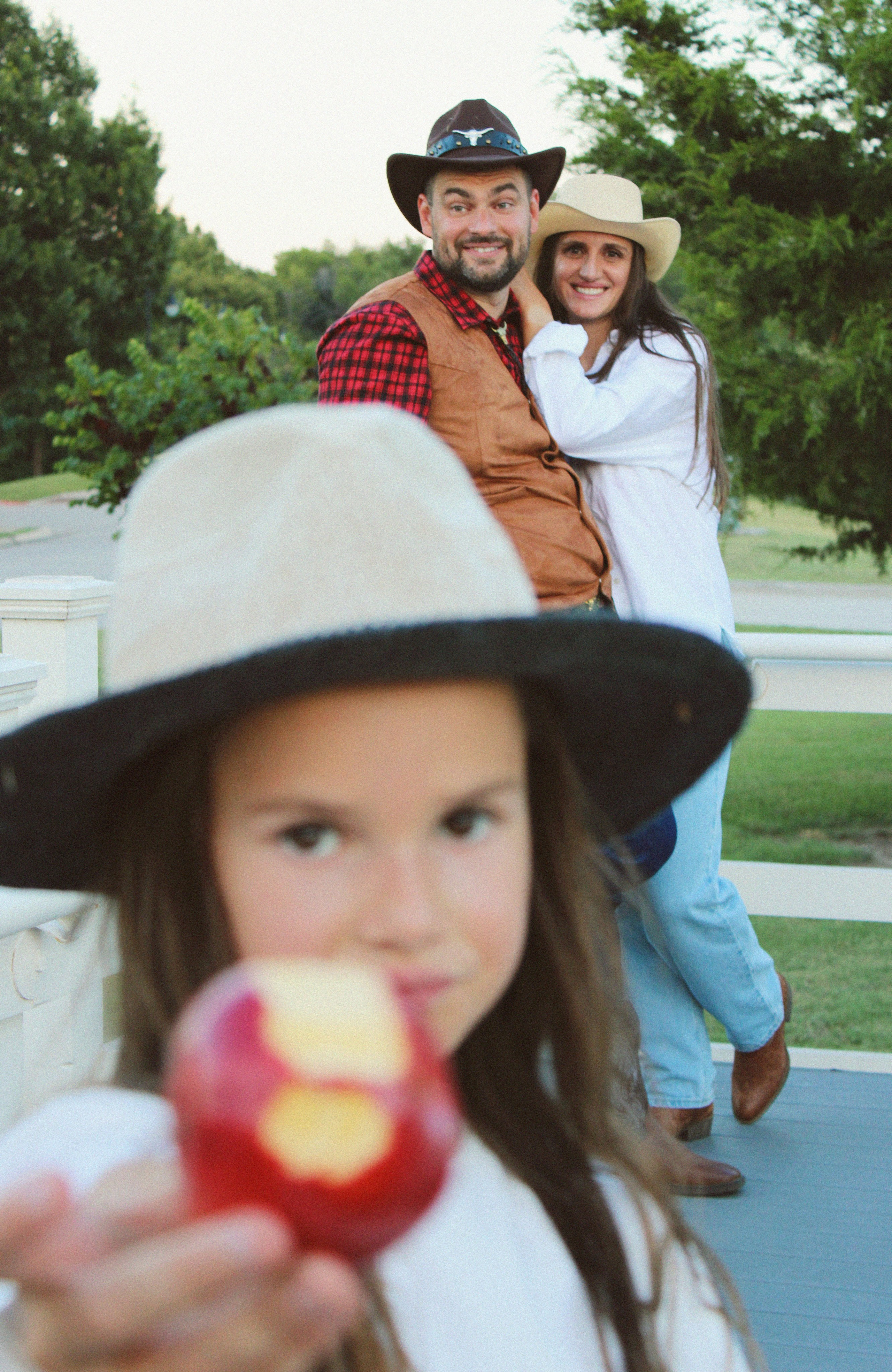 Texas Countryside Family Photoshoot in Cowboy Style. Lana Petrychenko — Portrait & Family Photographer. Valencia, Spain