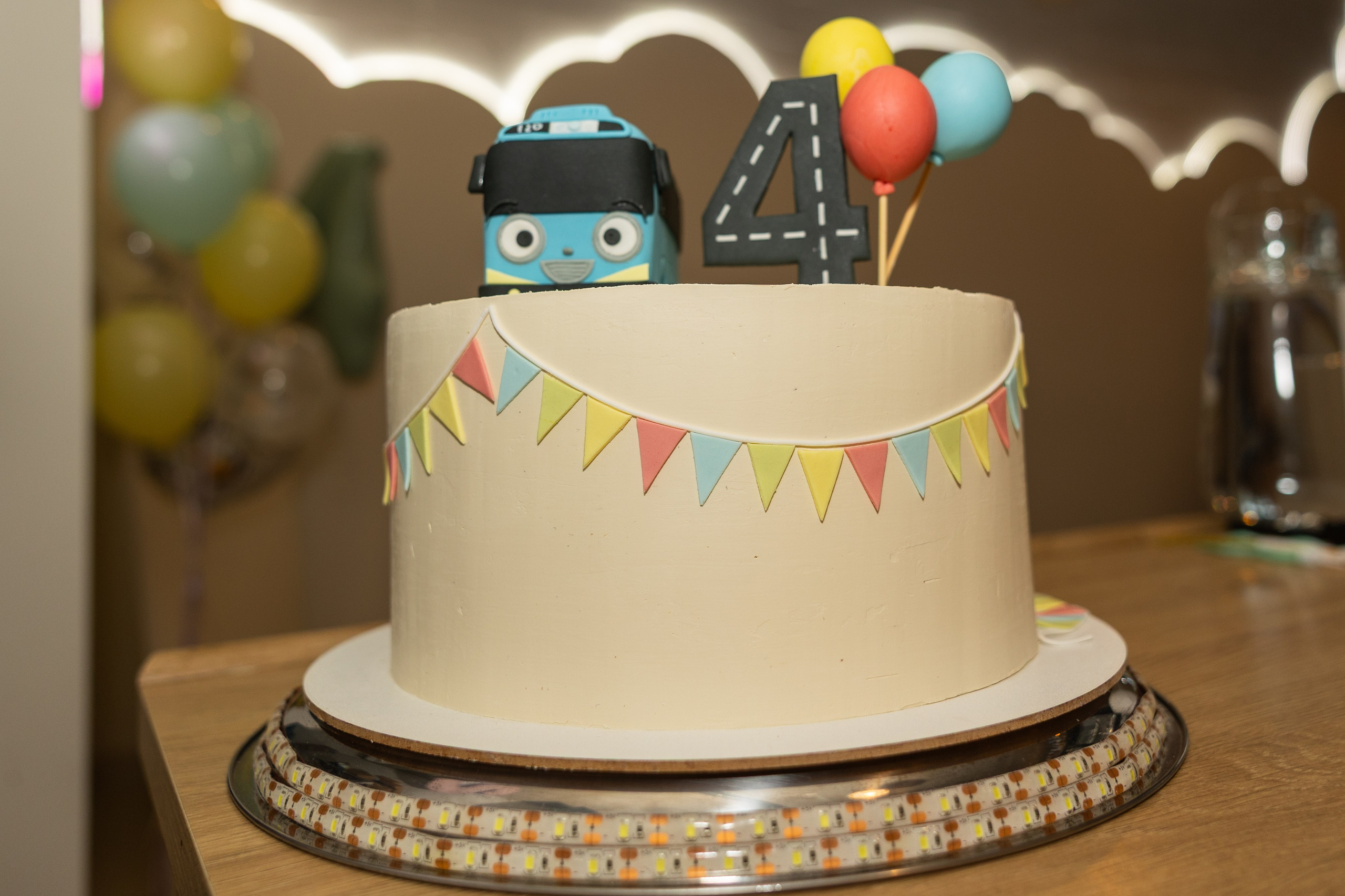 День рождения Артёма 24 января 2026 года. Семейный и детский фотограф в Варшаве Мила Бобровская