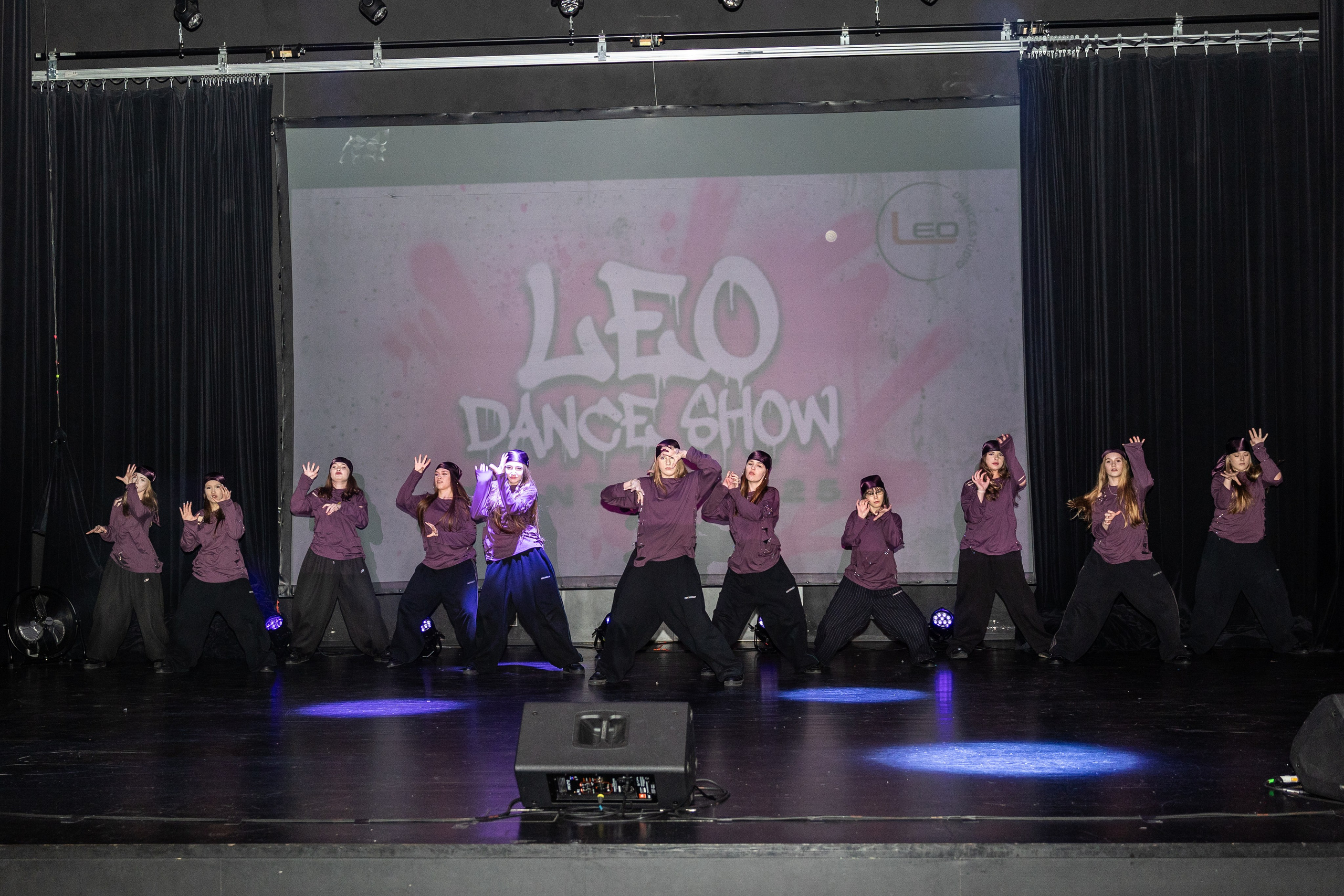 LEO DANCE SHOW WINTER 2025. Семейный и детский фотограф в Варшаве Мила Бобровская