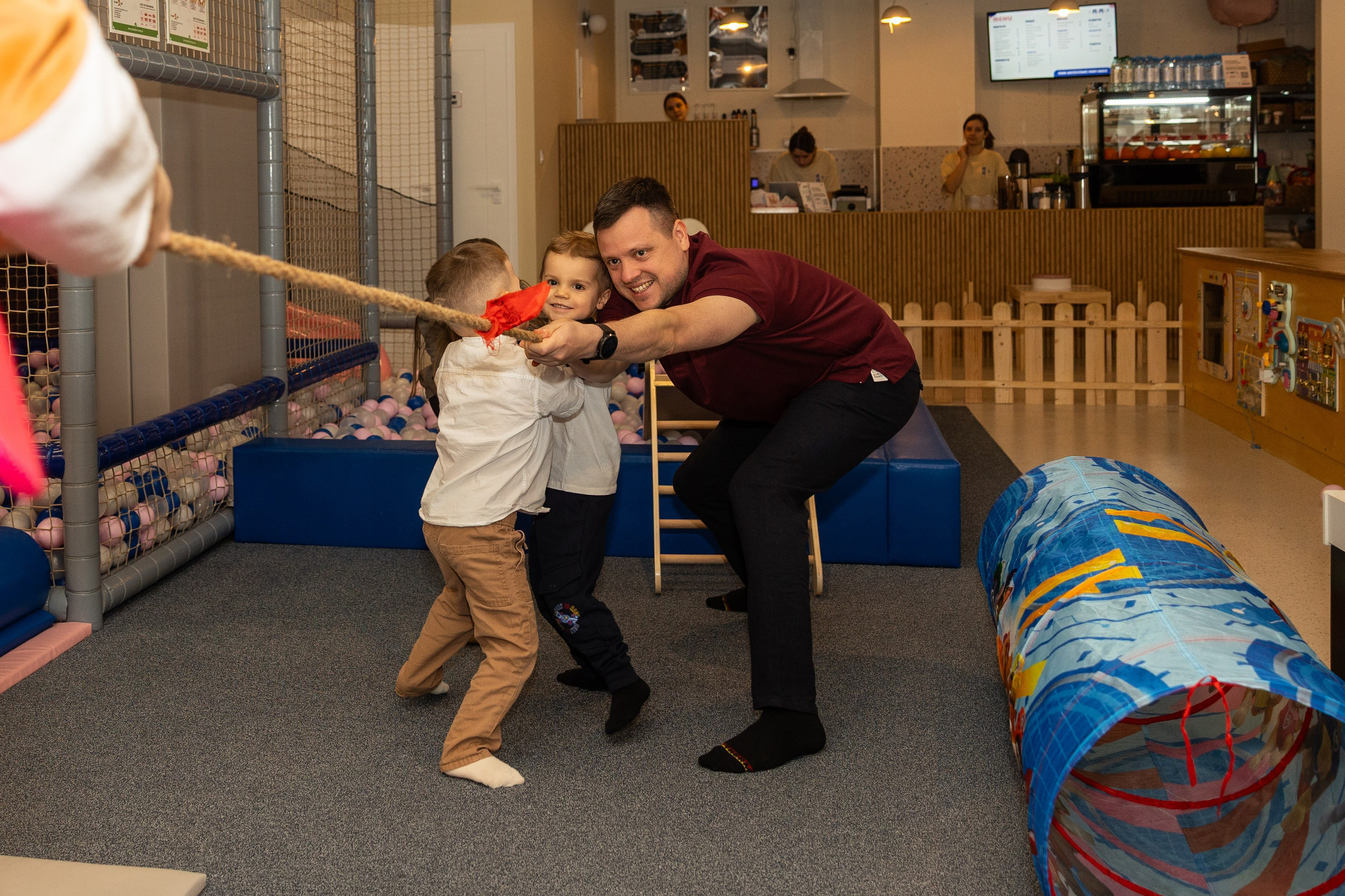 День рождения Артёма 24 января 2026 года. Семейный и детский фотограф в Варшаве Мила Бобровская