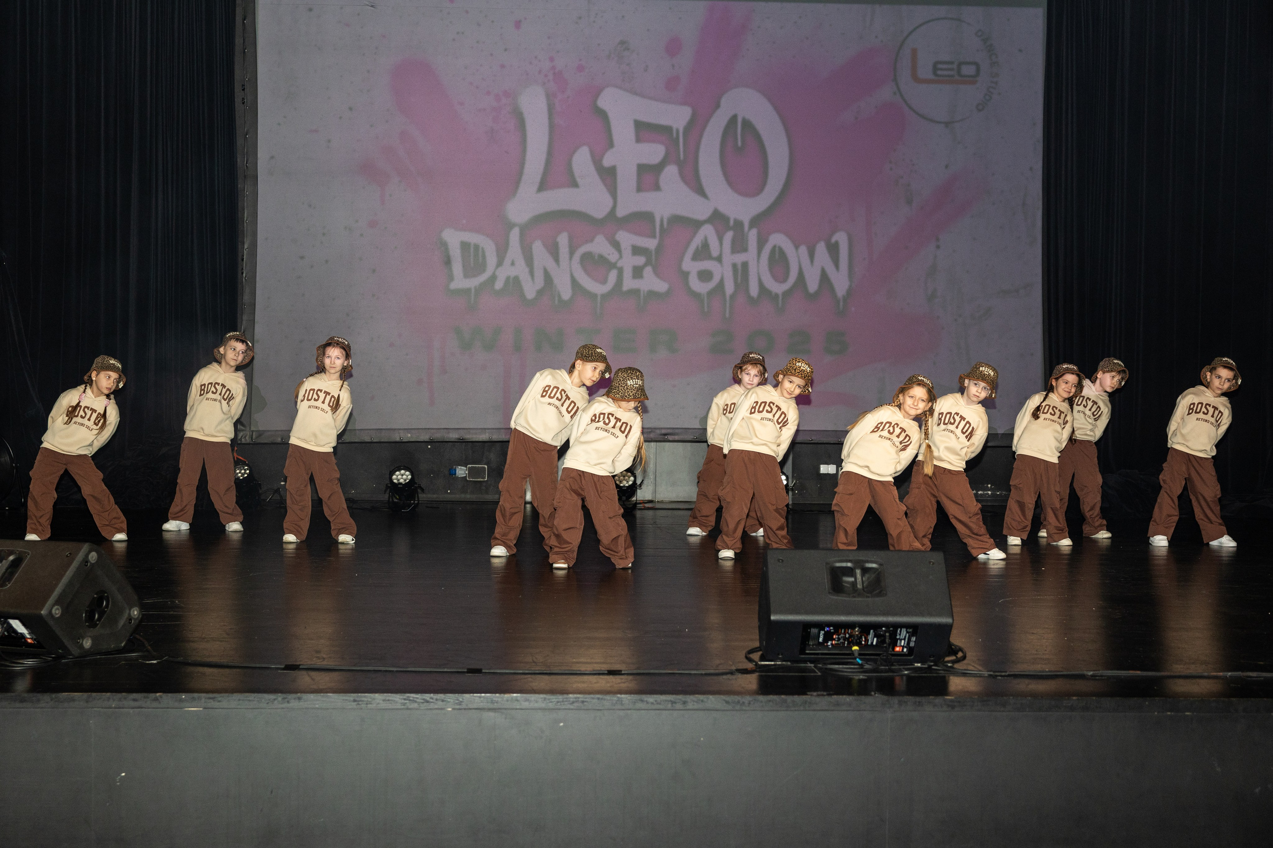 LEO DANCE SHOW WINTER 2025. Семейный и детский фотограф в Варшаве Мила Бобровская