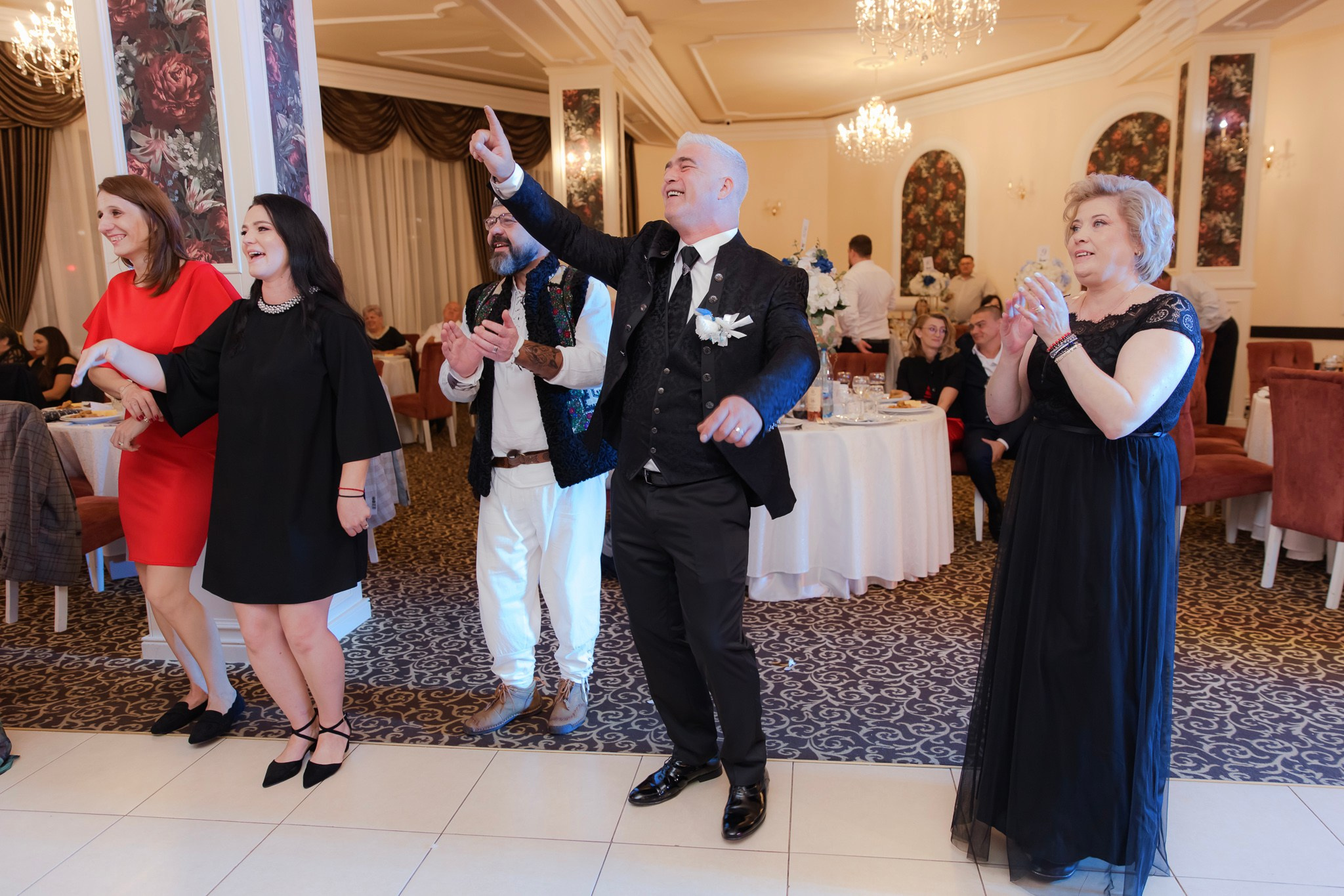 Mihai & Oana. Servicii foto-video profesionale, pentru momente de neuitat