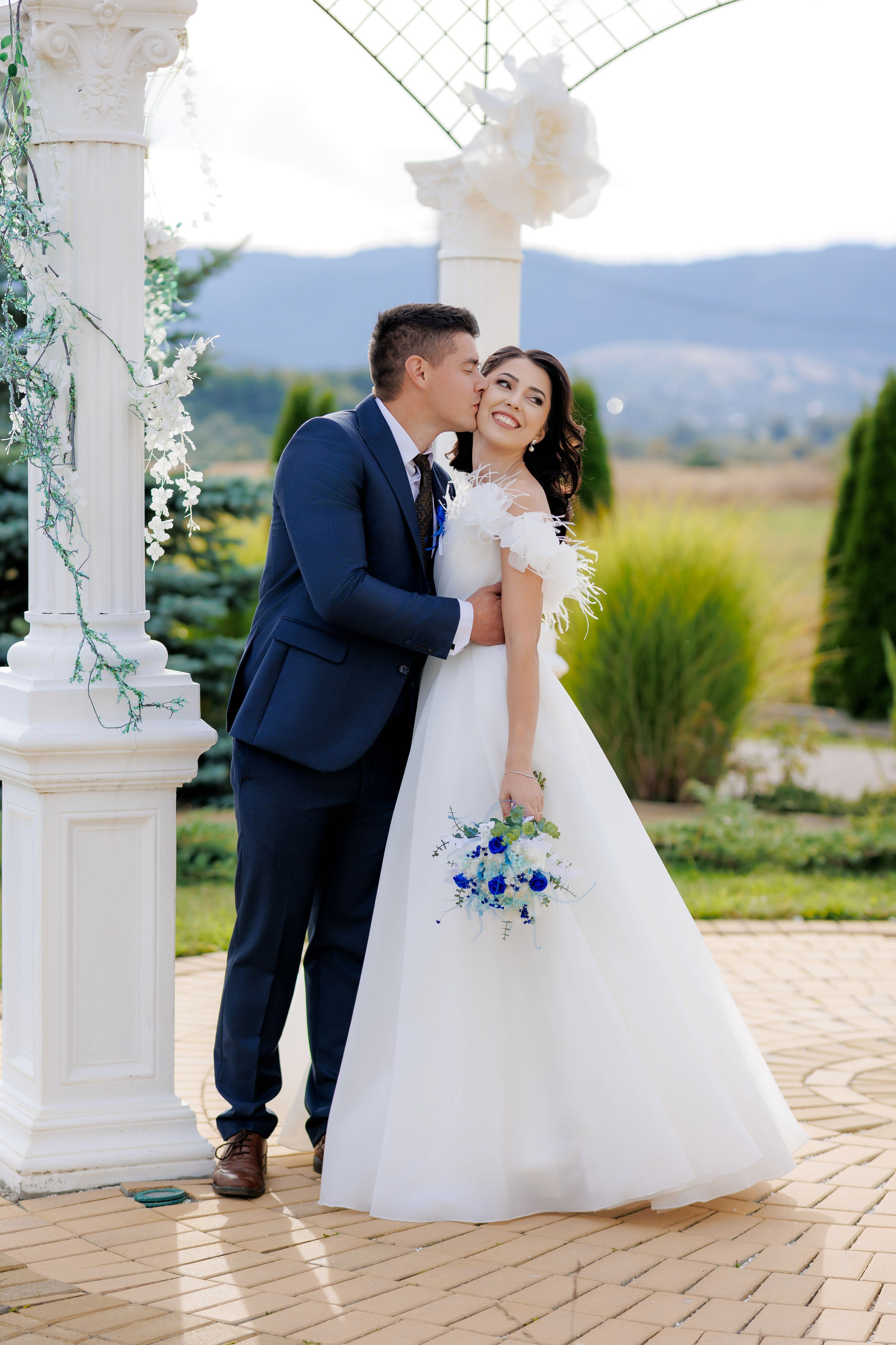 Loredana & Emilian – Ziua Nunții | Videografie - fotografie Botez Suceava, Iași, Botoșani. Servicii foto-video profesionale, pentru momente de neuitat