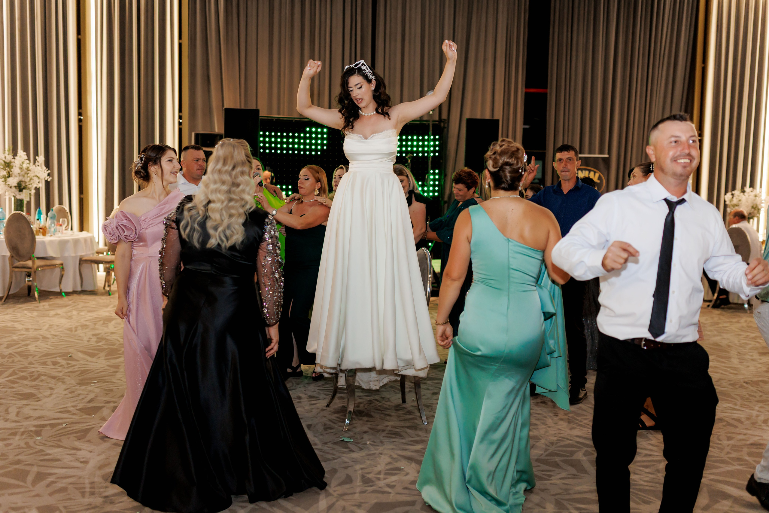 Nunta Nicoleta & Răzvan | Fotografie & Videografie Profesională. Servicii foto-video profesionale, pentru momente de neuitat