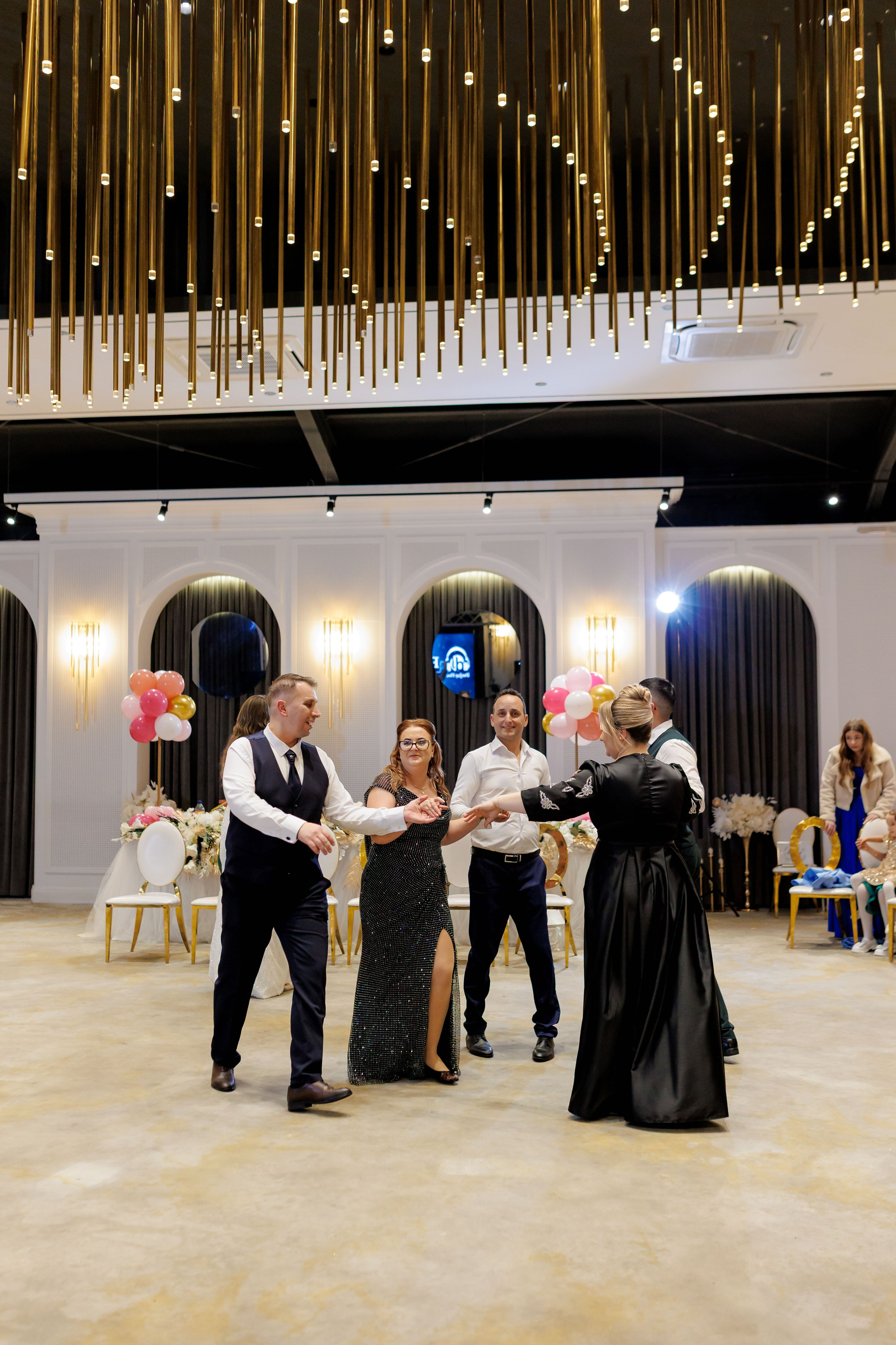 Povestea voastră, regizată de noi |Cristi Turculet Videograf Nuntă Suceava | wedding highlight. Servicii foto-video profesionale, pentru momente de neuitat