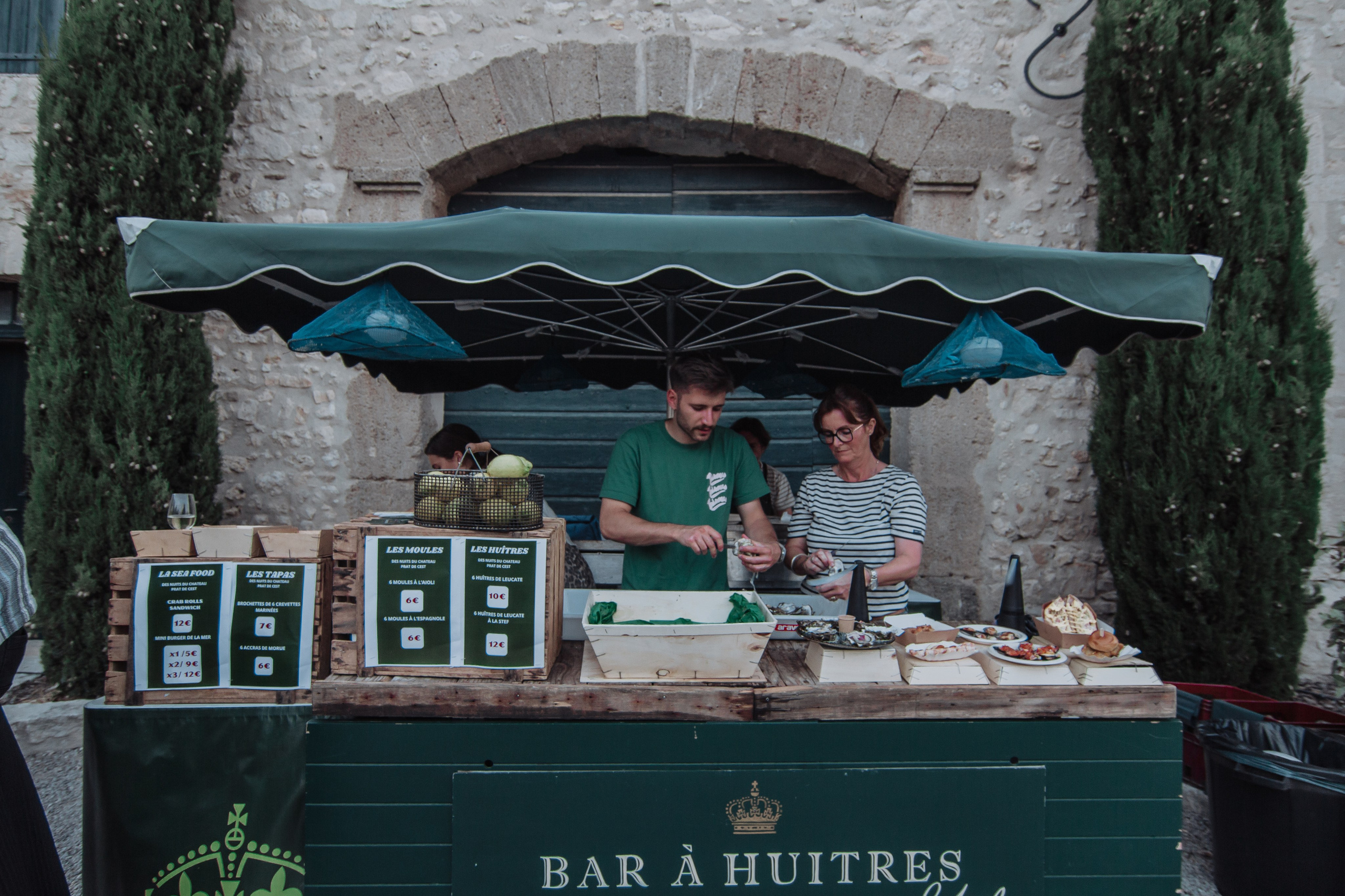 Reportage de fête au Château Prat de Cest. Professional Photographer in France | Poitiers, Tours & Châtellerault | Portrait, Family, Corporate & Wedding Photography