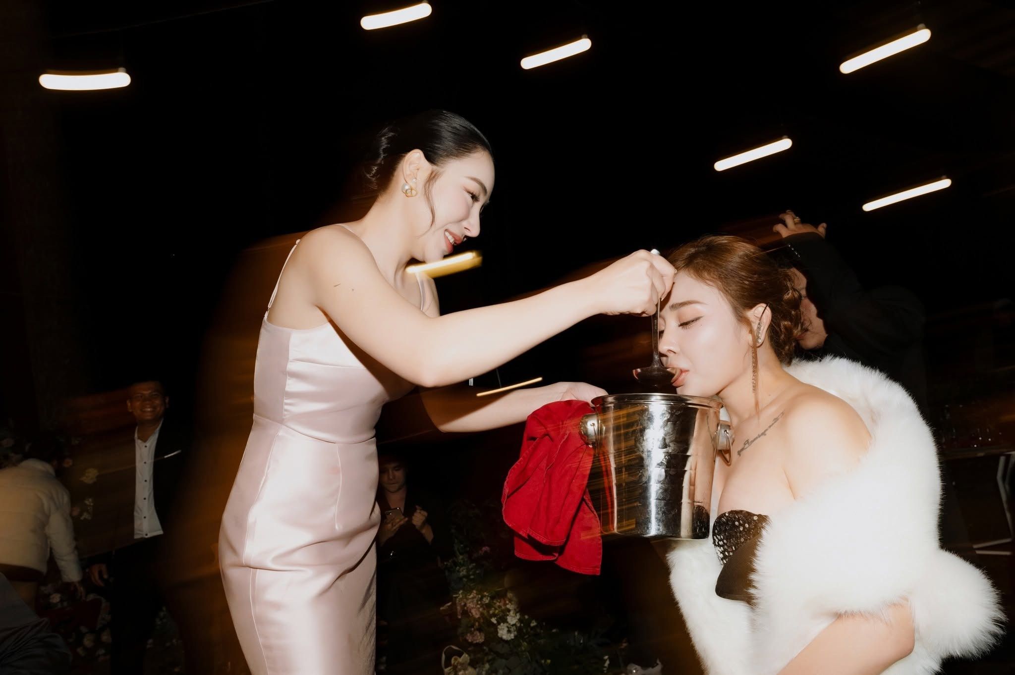 𝐃𝐄𝐍𝐍𝐈𝐒 ⓐⓝⓓ 𝐓𝐈𝐍𝐘/Destination Wedding. Nhiếp ảnh gia đám cưới hàng đầu tại Thành Phố Hồ Chí Minh