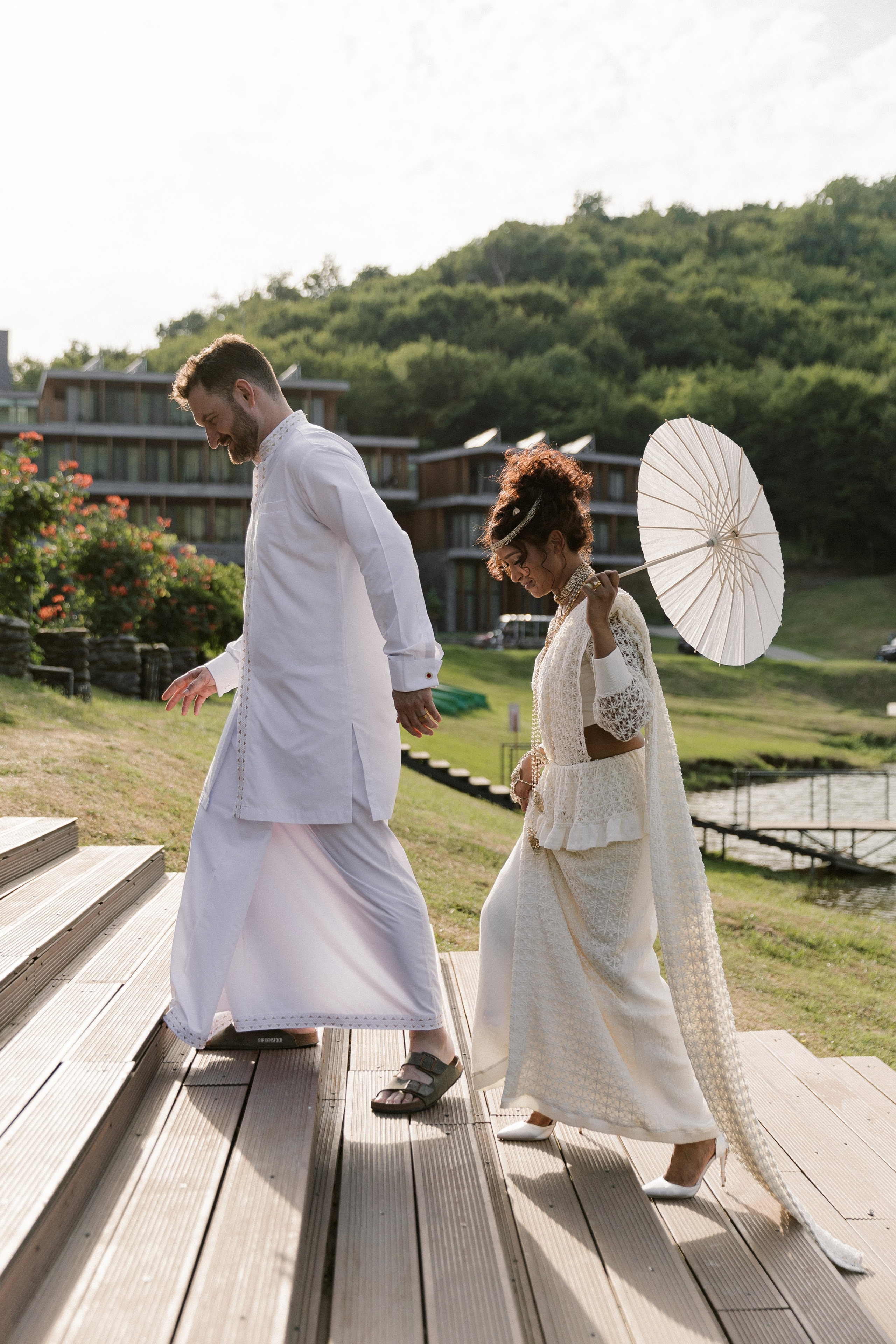 Thesakaya and Kevin. Photographer Anna Nazarenko