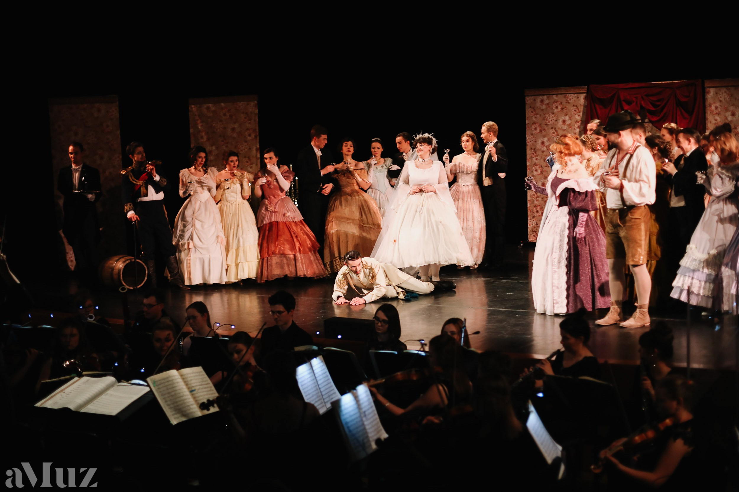 Opera Łąkowa. Fotograf Ślubny Warszawa - Sesje Biznesowe Rodzinne Eventy