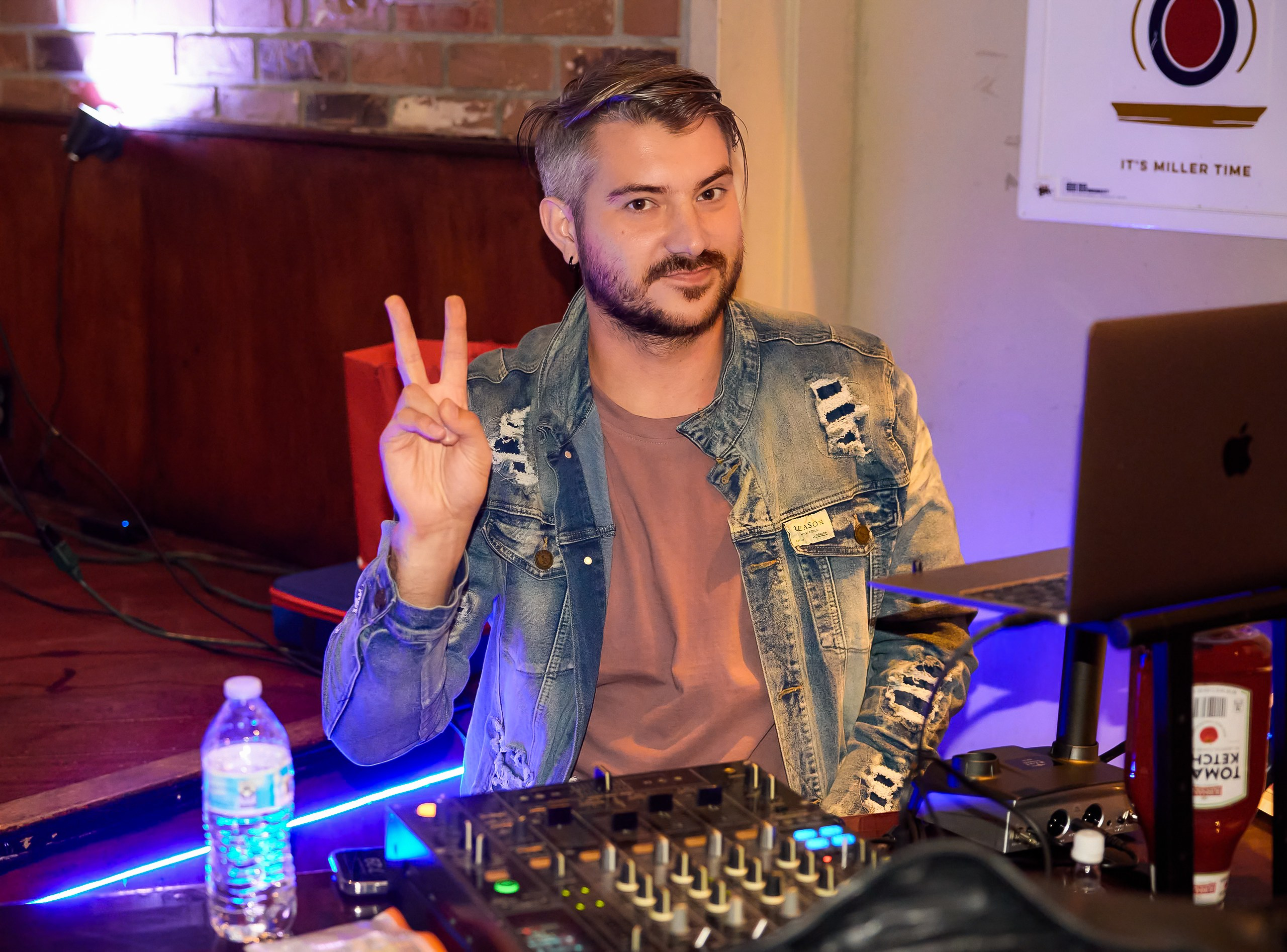 SOUNDS GOOD#2. Photographer Julia Makoveeva