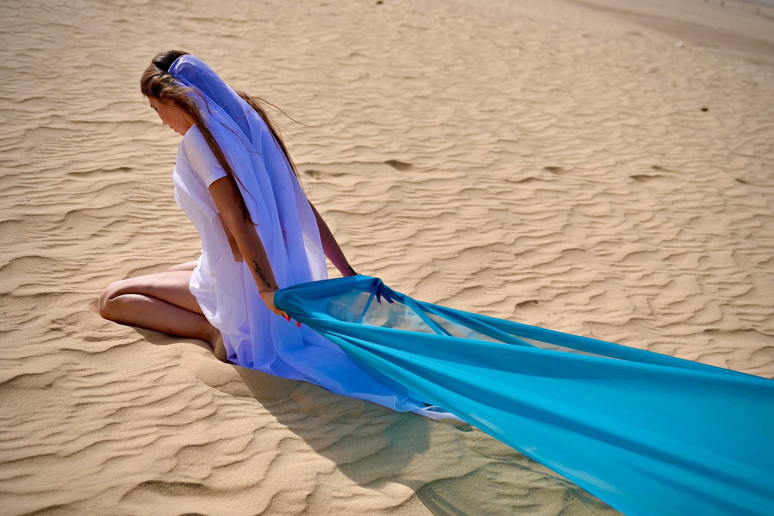 Séance photo au Sahara. Tunisie. Милок и Кирок это позитивные и реальные персоны из Люксембурга, много