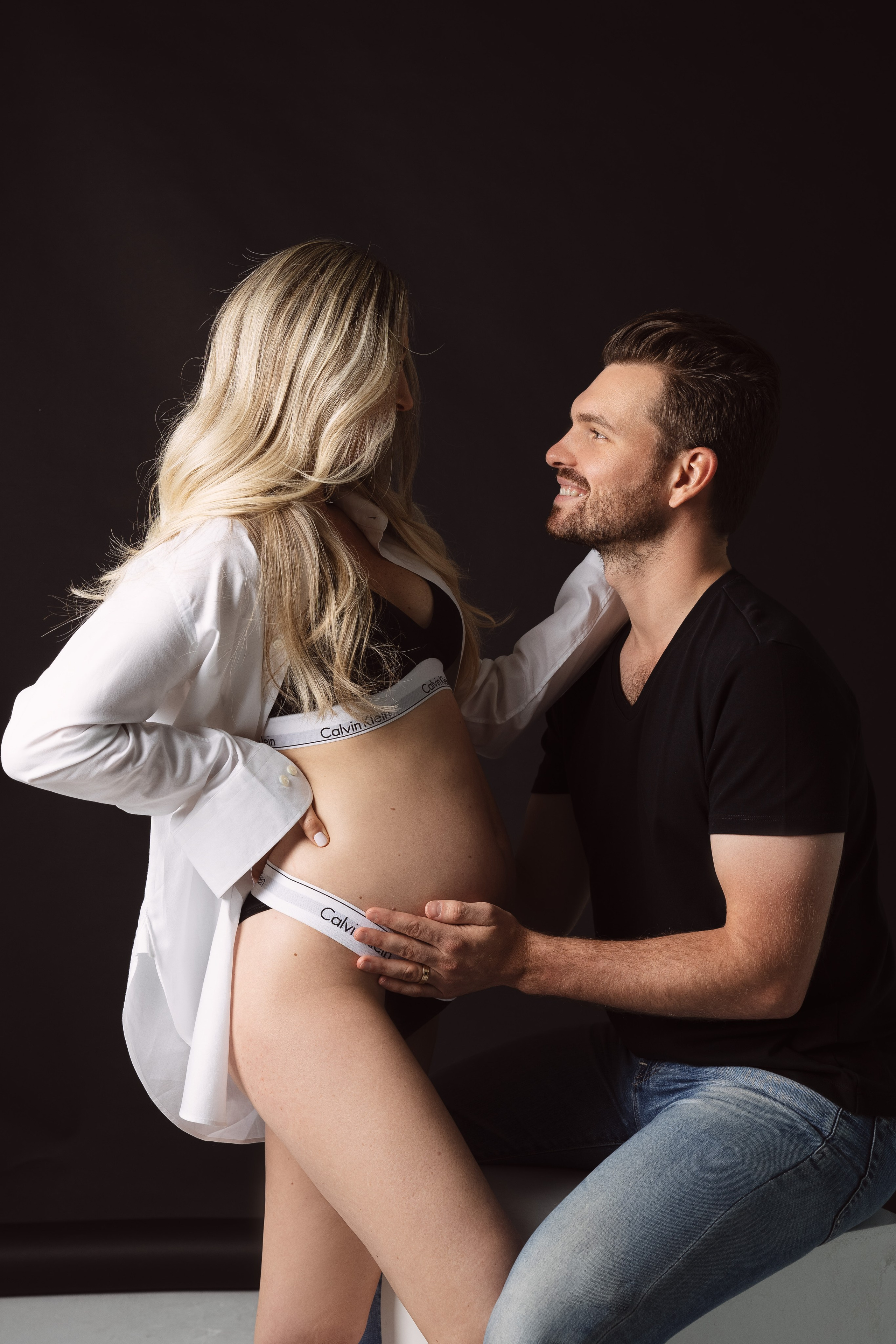 Pregnancy (studio). Dasha in Singapore