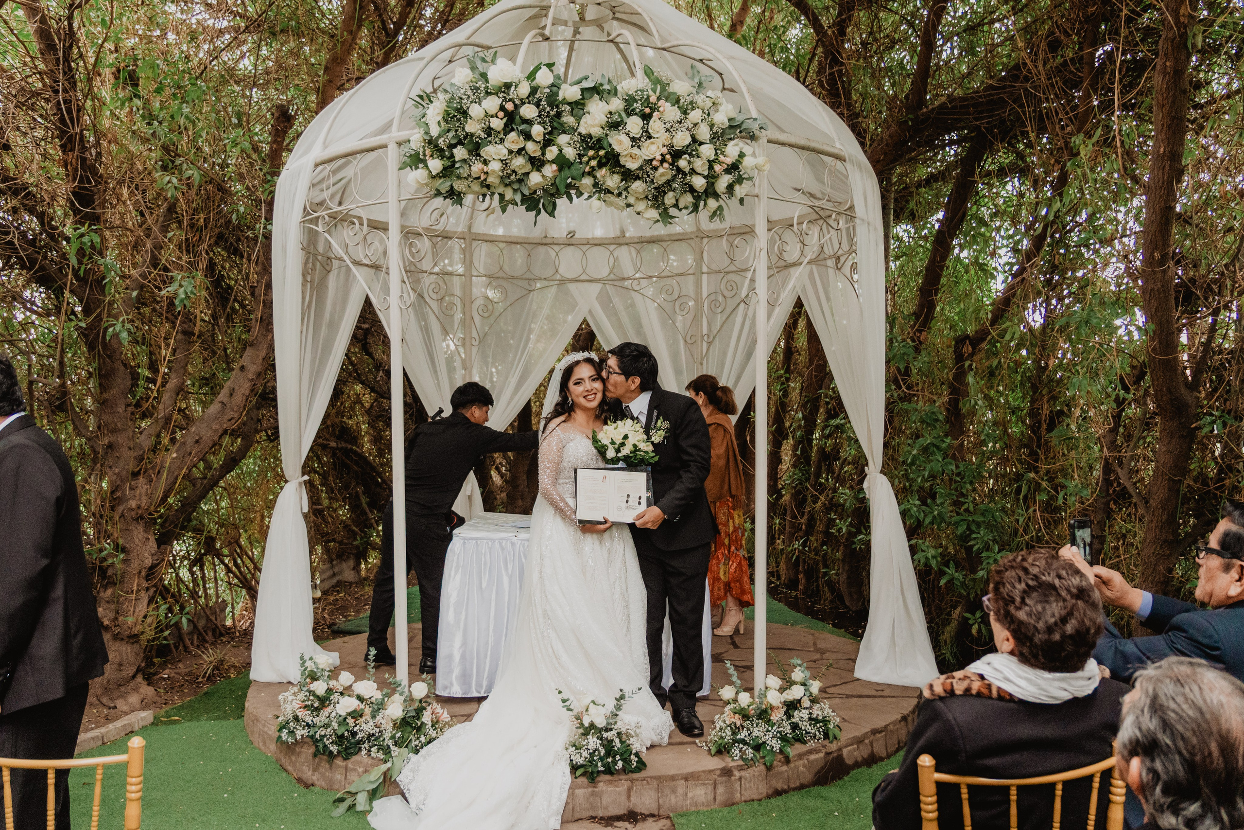 FERNANDO + MARIBEL | BODA RELIGIOSA. Studio KVTA | Fotografía y Video de Bodas en Arequipa