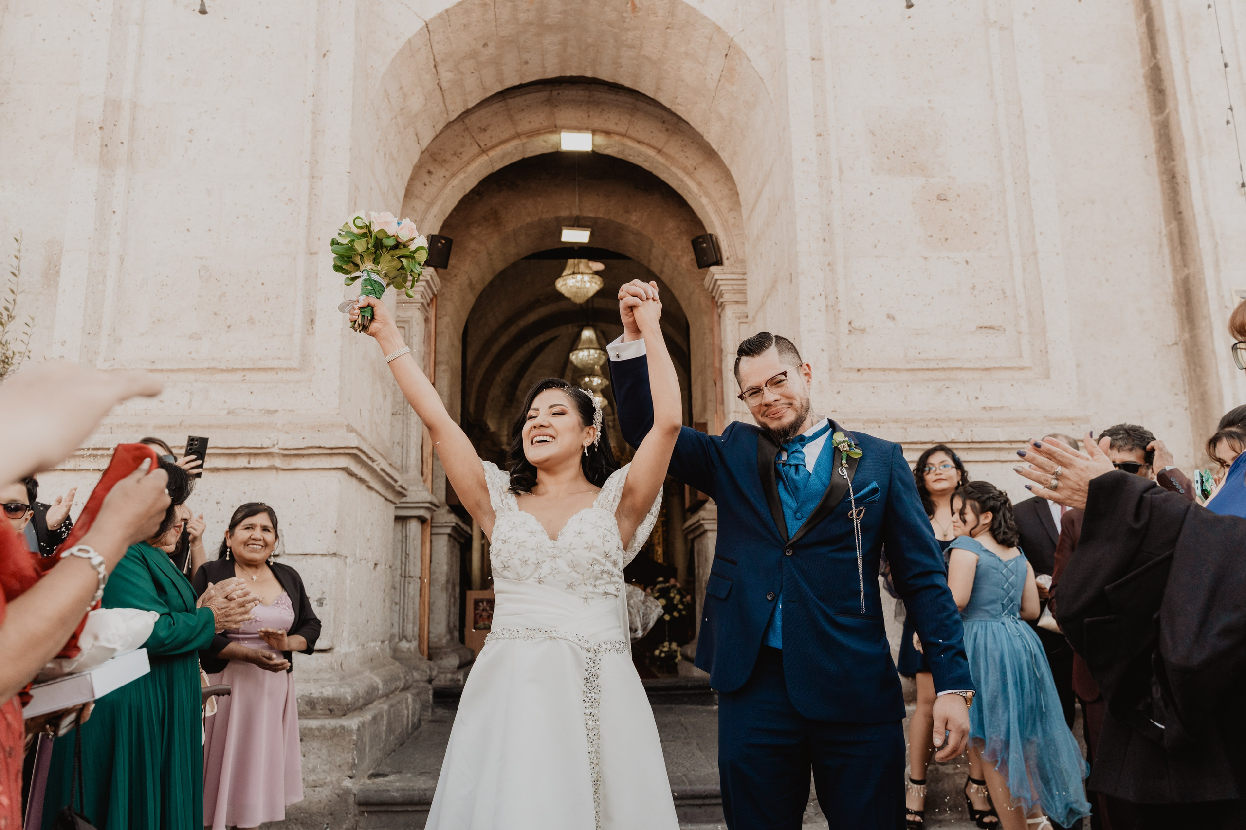 GABRIELA + JORGE | BODA CIVIL RELIGIOSA. Studio KVTA | Fotografía y Video de Bodas en Arequipa