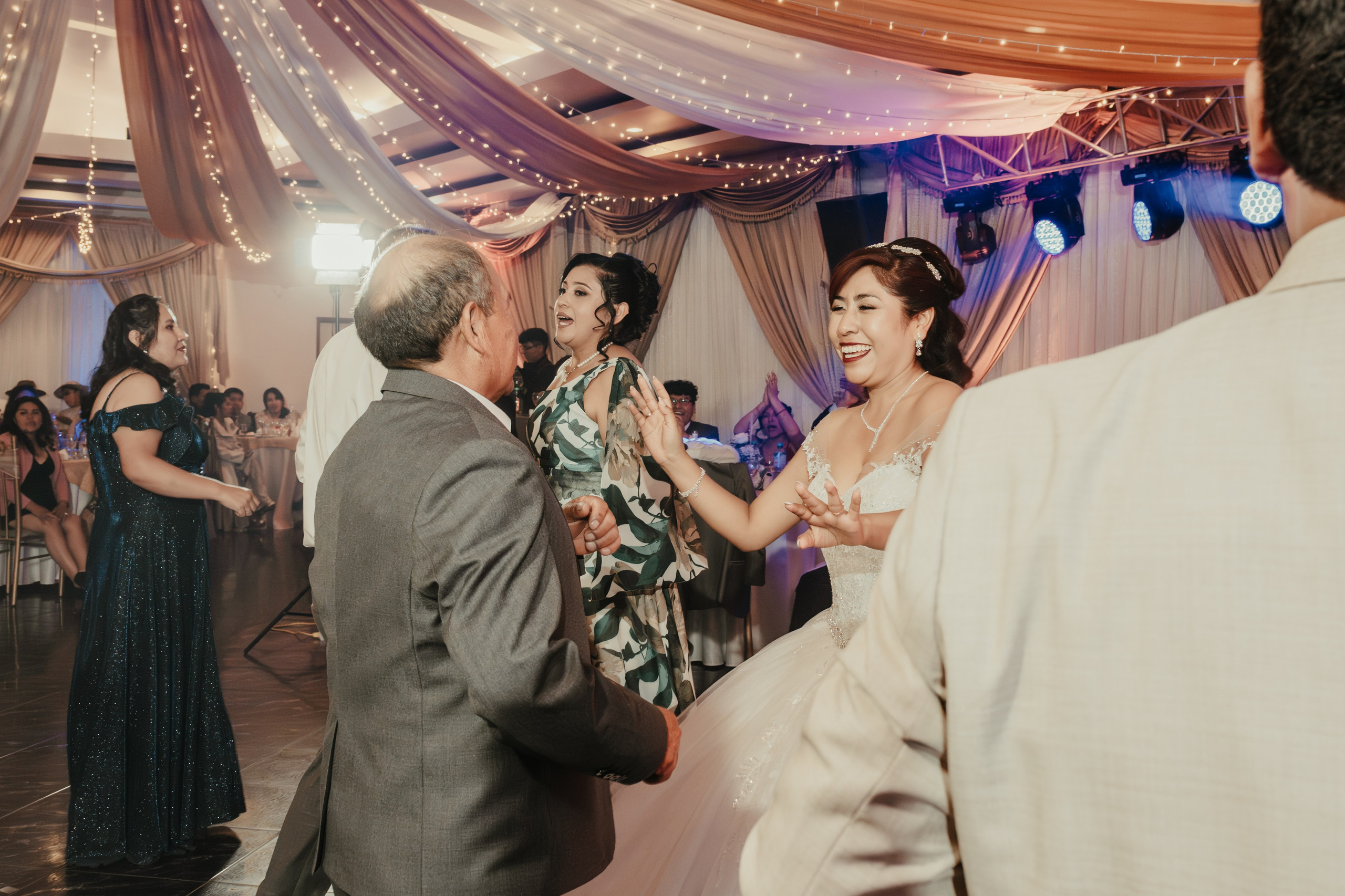 VANESSA + FRANKLIN BODA RELIGIOSA. Studio KVTA | Fotografía y Video de Bodas en Arequipa