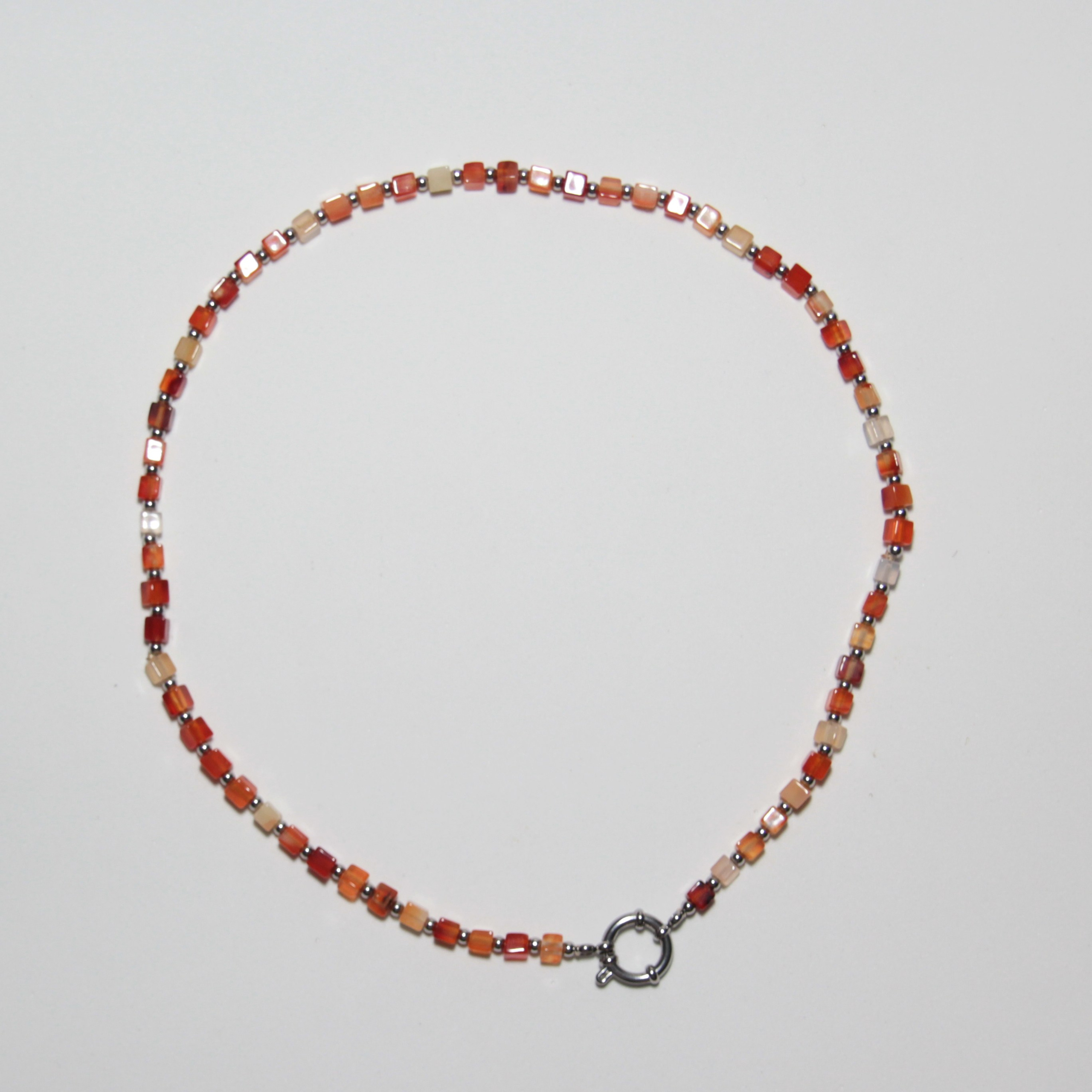 Carnelian. Современнные и актикварные украшения в Барселоне, Москве и Санкт-Петербурге