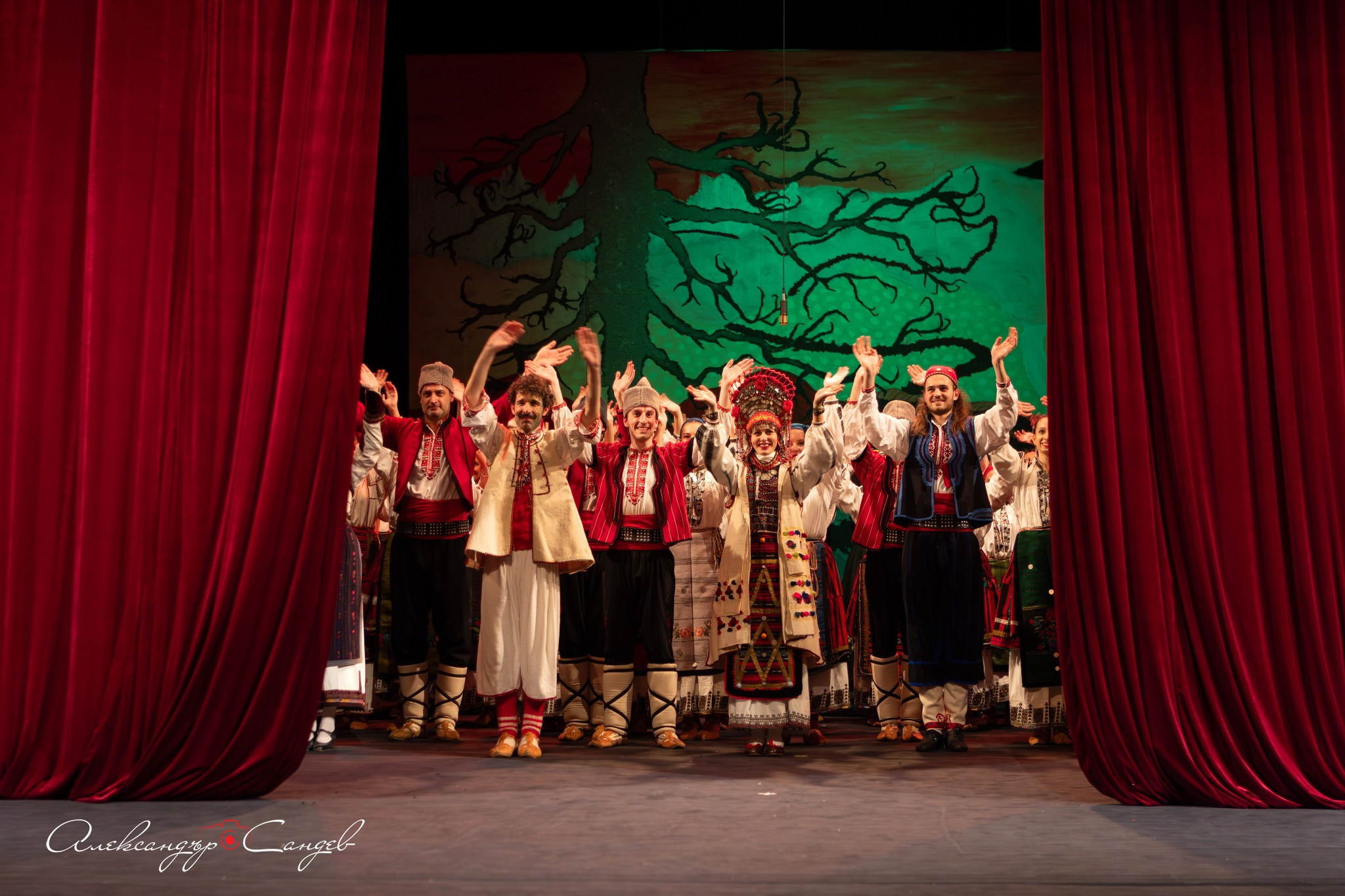 „Змейова сватба“, спектакъл на представителен ансамбъл „Шевица“ - 28.03.2026 -. Александър Сандев - website