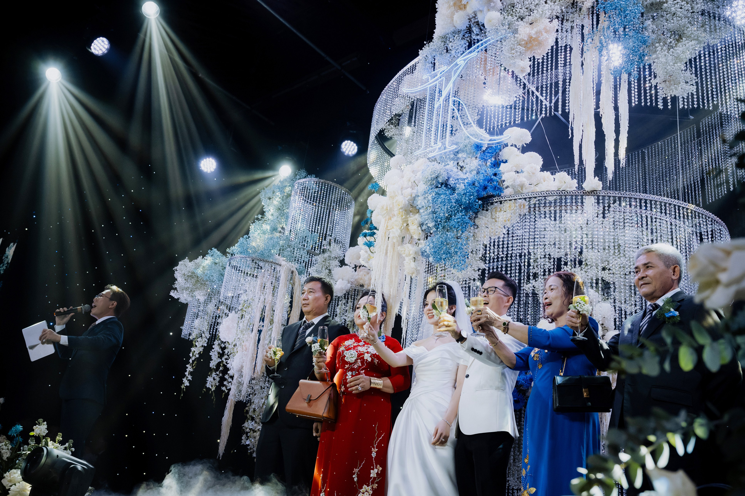 THANH THUÝ & TRỌNG KỶ. Nhiếp ảnh gia đám cưới hàng đầu tại Thành Phố Hồ Chí Minh