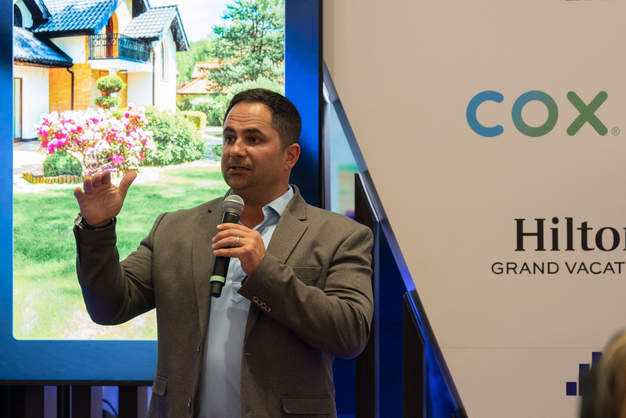 Customer Contact Week — Caesars Forum Las Vegas: Cresta (photos by Anna & Ksenia). Children’s and family photographer Anna Krasovitskaya