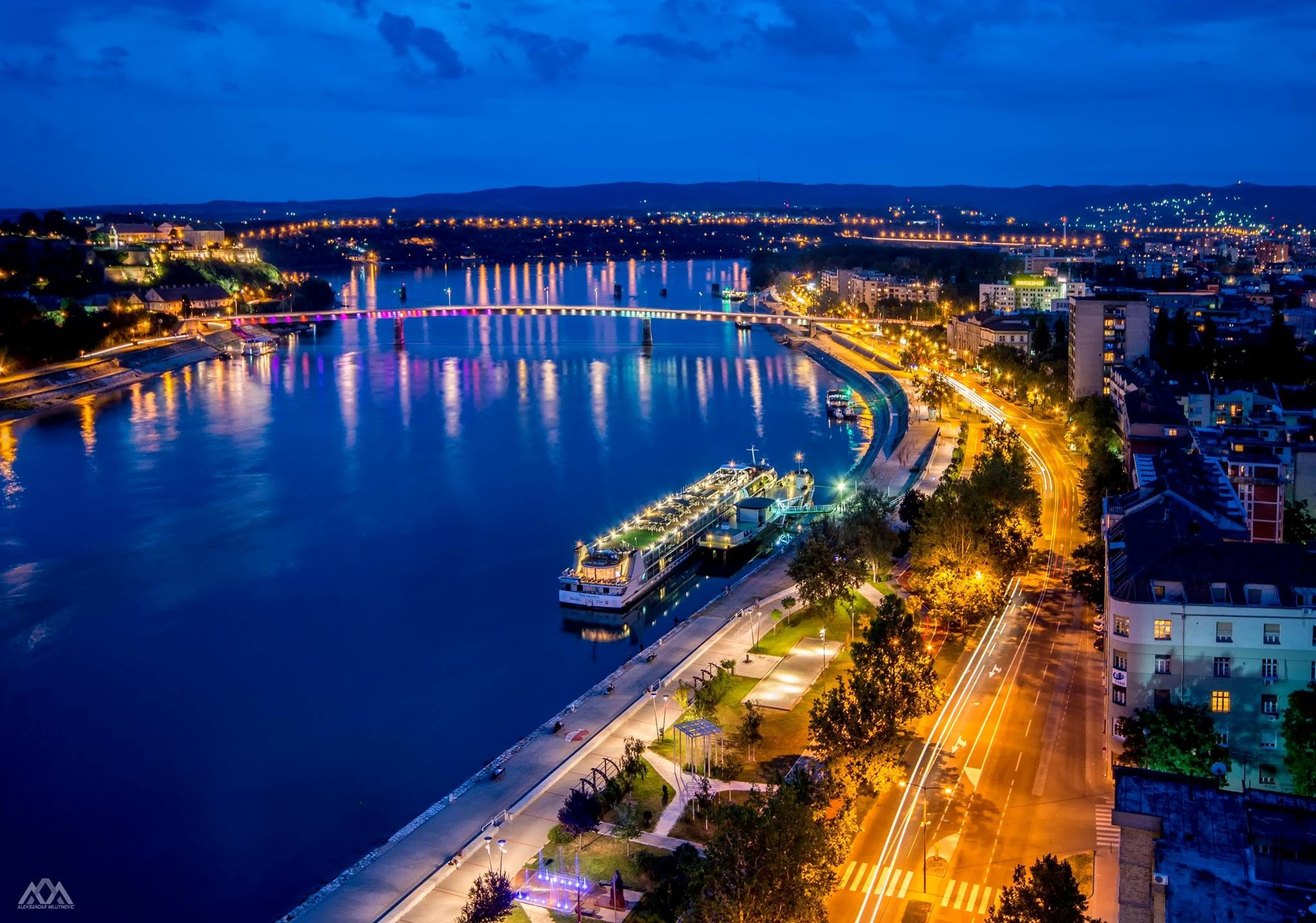 Novi Sad, tri prazna mesta pa svi ostali gradovi.❤️. Aleksandar Milutinović fotograf iz Srbije, Novog Sada